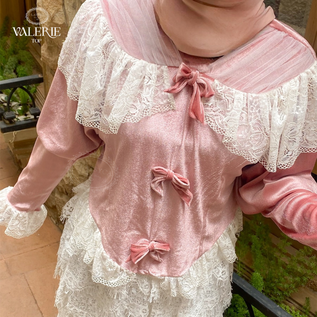 Valerie Top