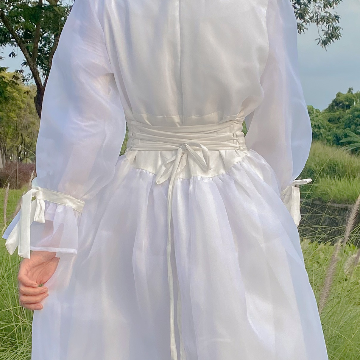 Mariposa in White
