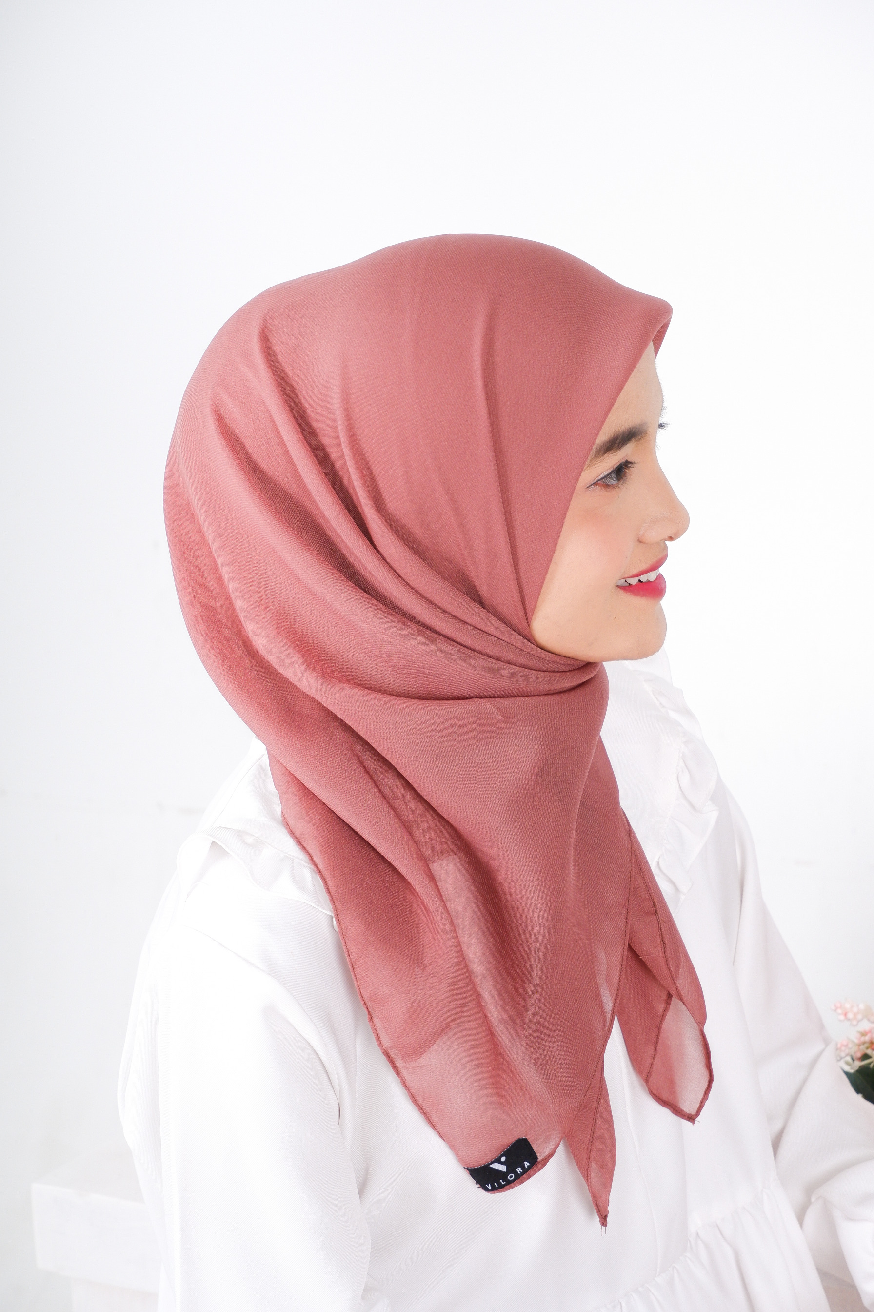 Vilora - Kerudung Segiempat Bella Square