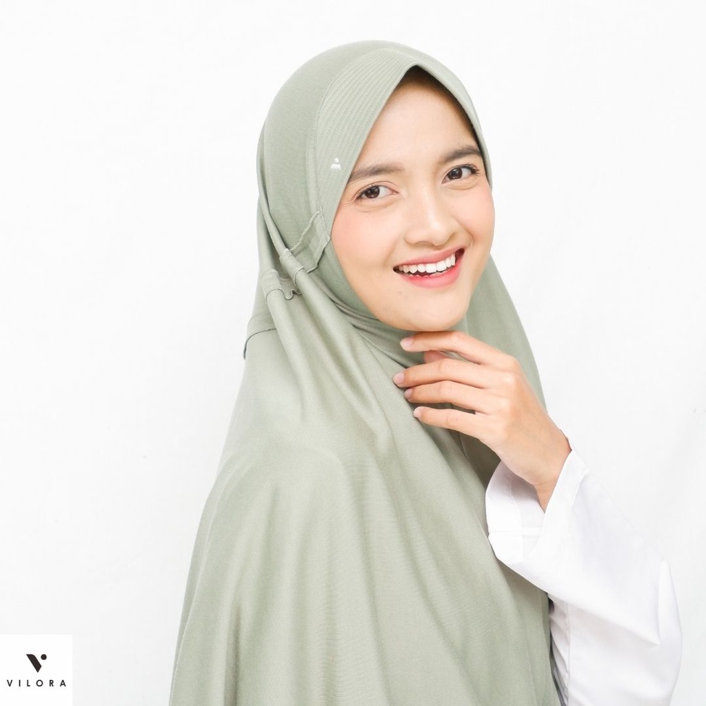 Vilora - Kerudung Sekolah Serut Jumbo (Hijab Instan)