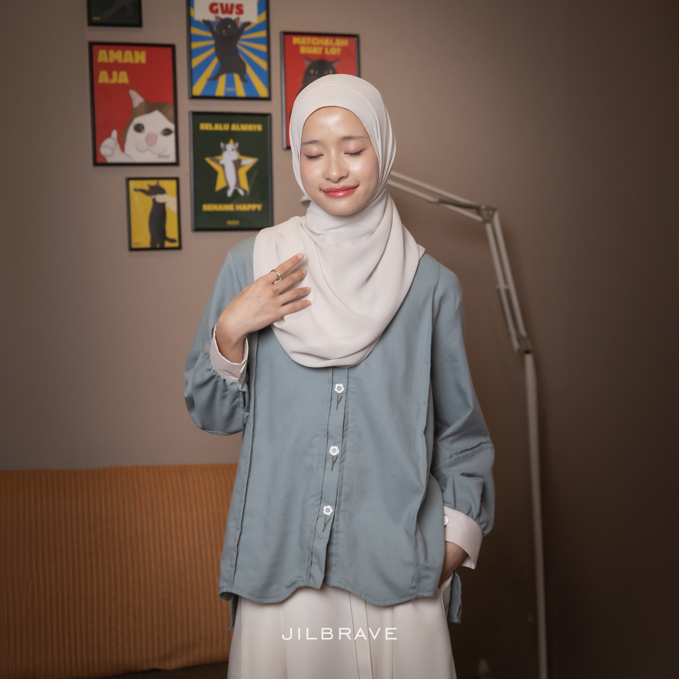 JILBRAVE Aiza Blouse Kemeja Cute Cutting Gelombang dengan Kancing Bunga Aksen Bordir Girly Korean Style