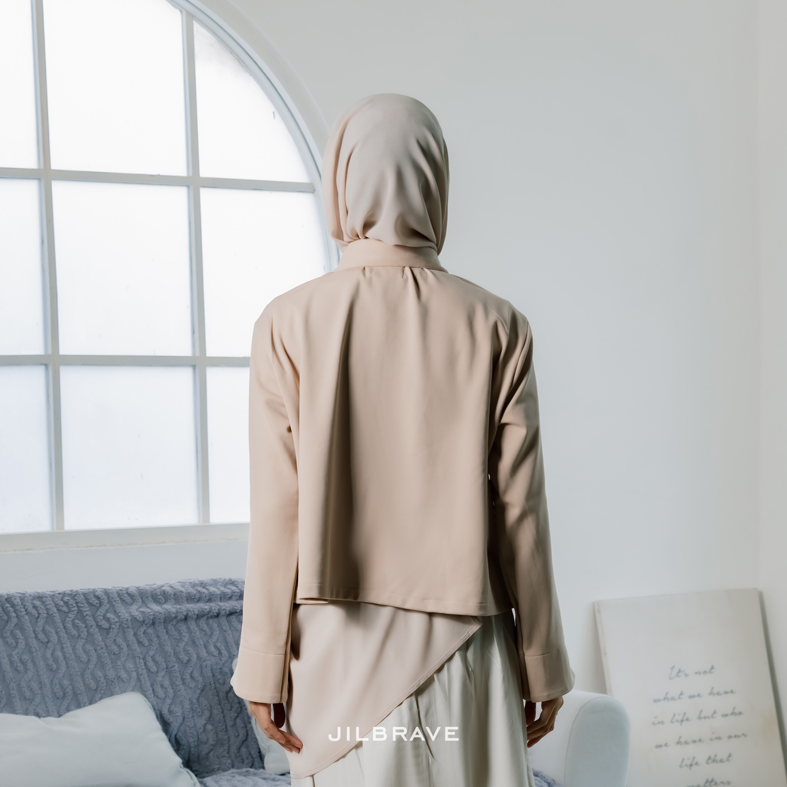 JILBRAVE Sunny Outer Cropped Blazer Muslimah Boxy Cut Casual Semi Formal