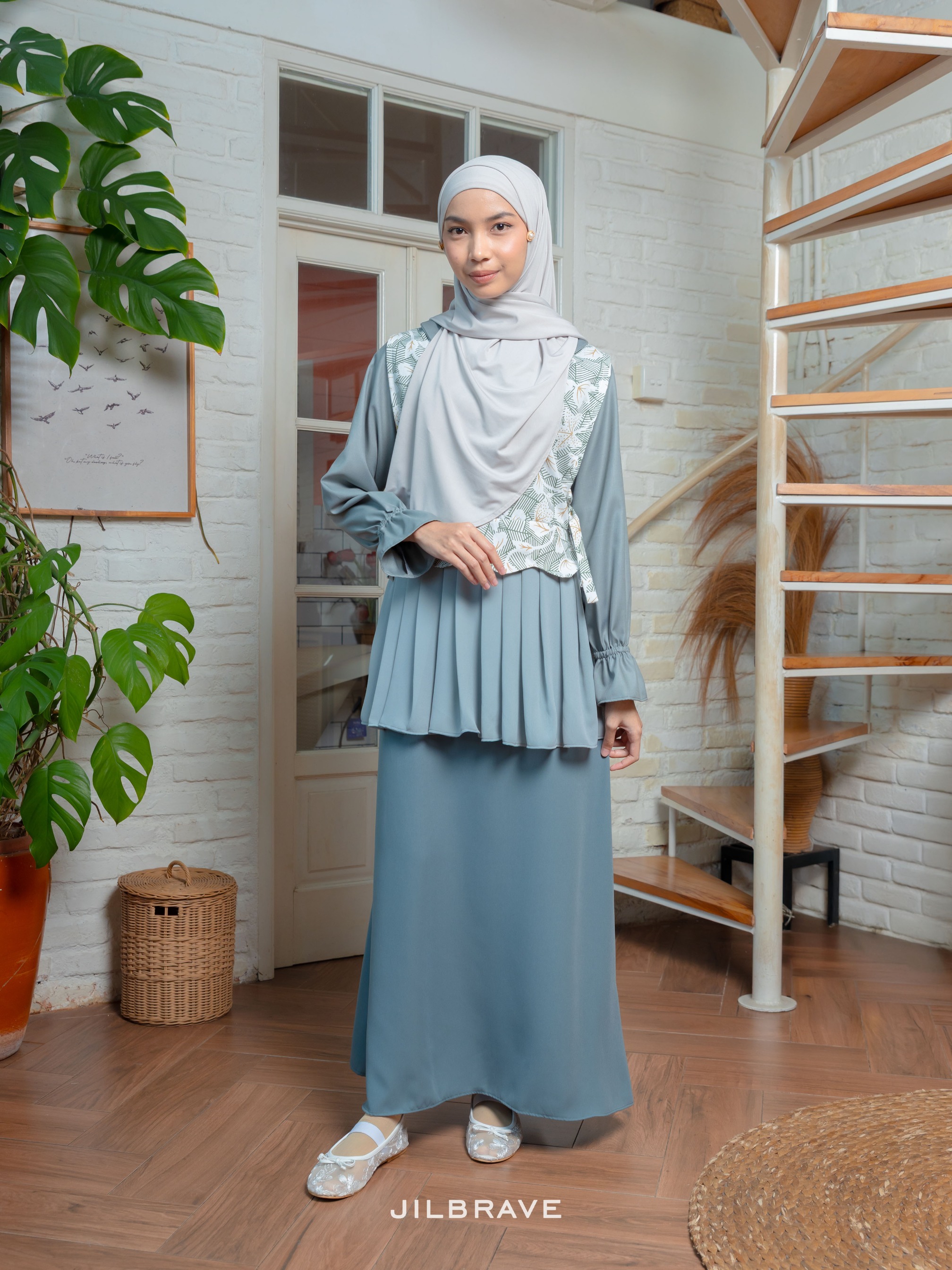 JILBRAVE Canthya Dress Gamis Set Outer Vest Batik Feminine Elegant Look
