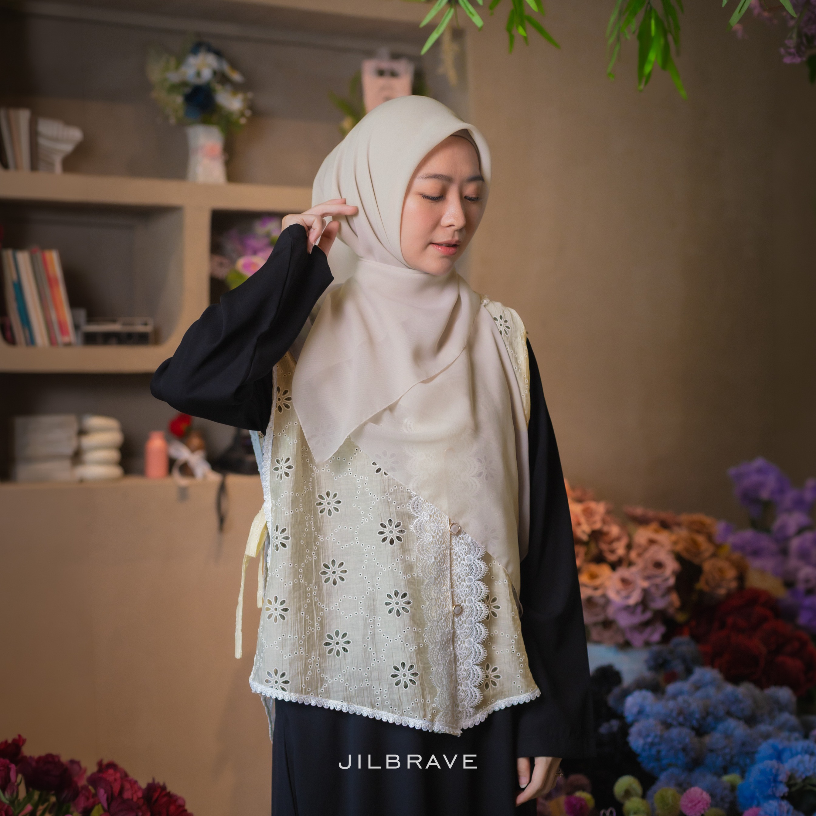 Virly Outer Sleeveless Embroidery Feminine Elegant Lace