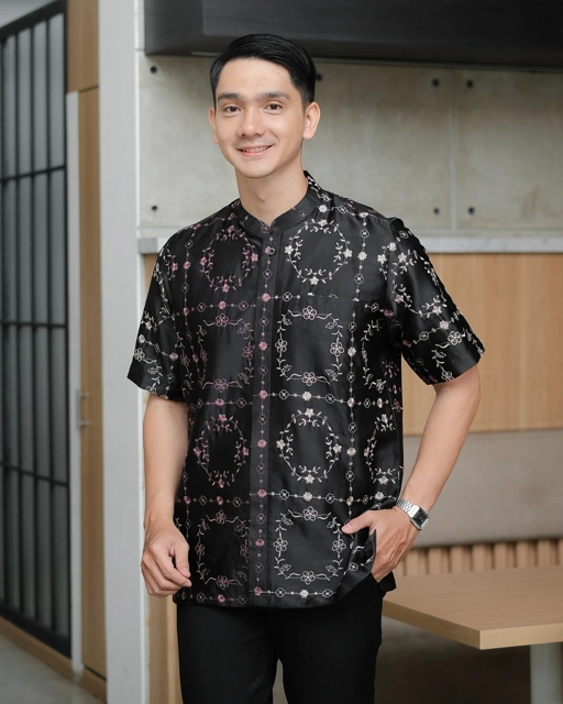 Image of Raya Koko Lengan Pendek by SARAH THE LABEL