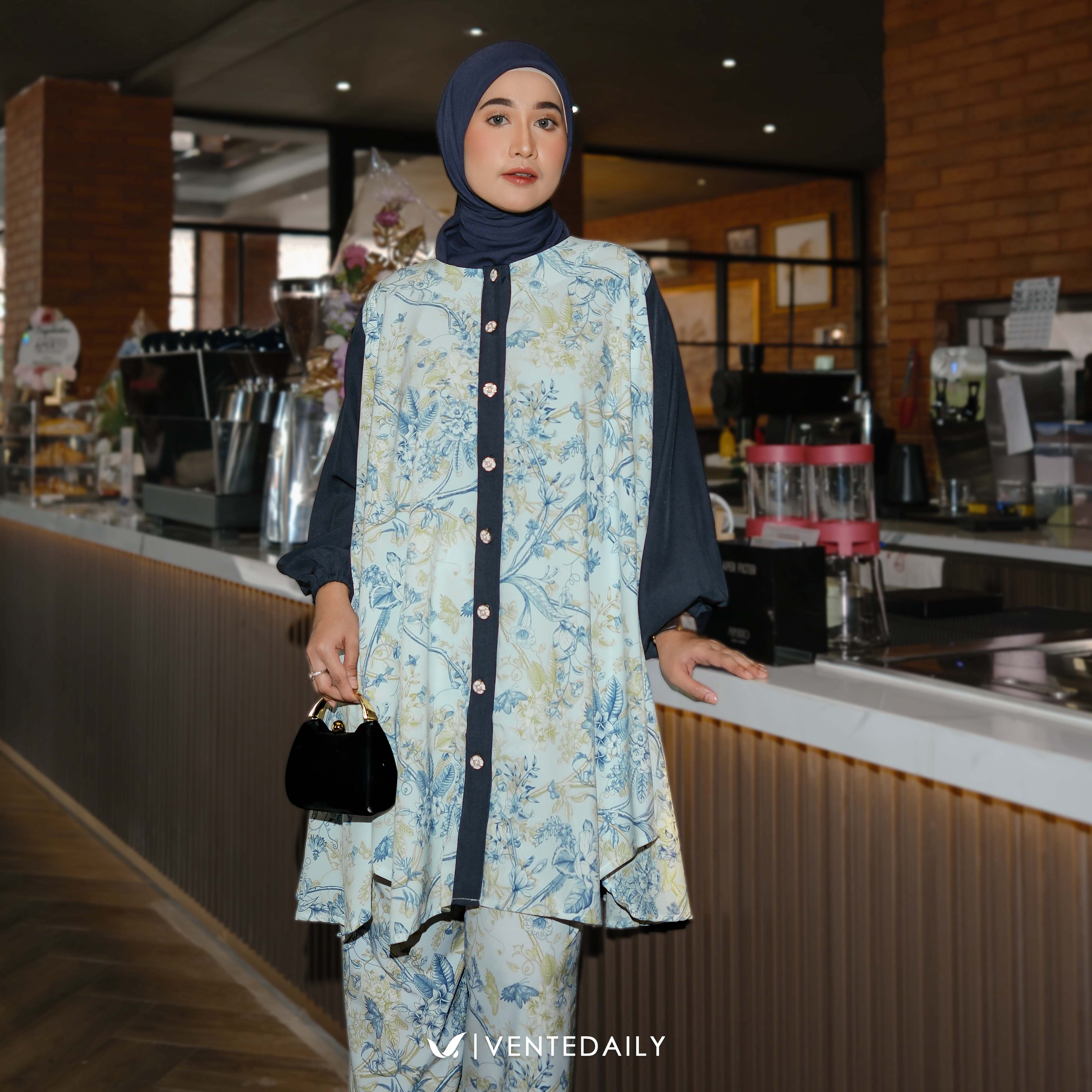 Ilana Oneset Jumbo by Ventedaily