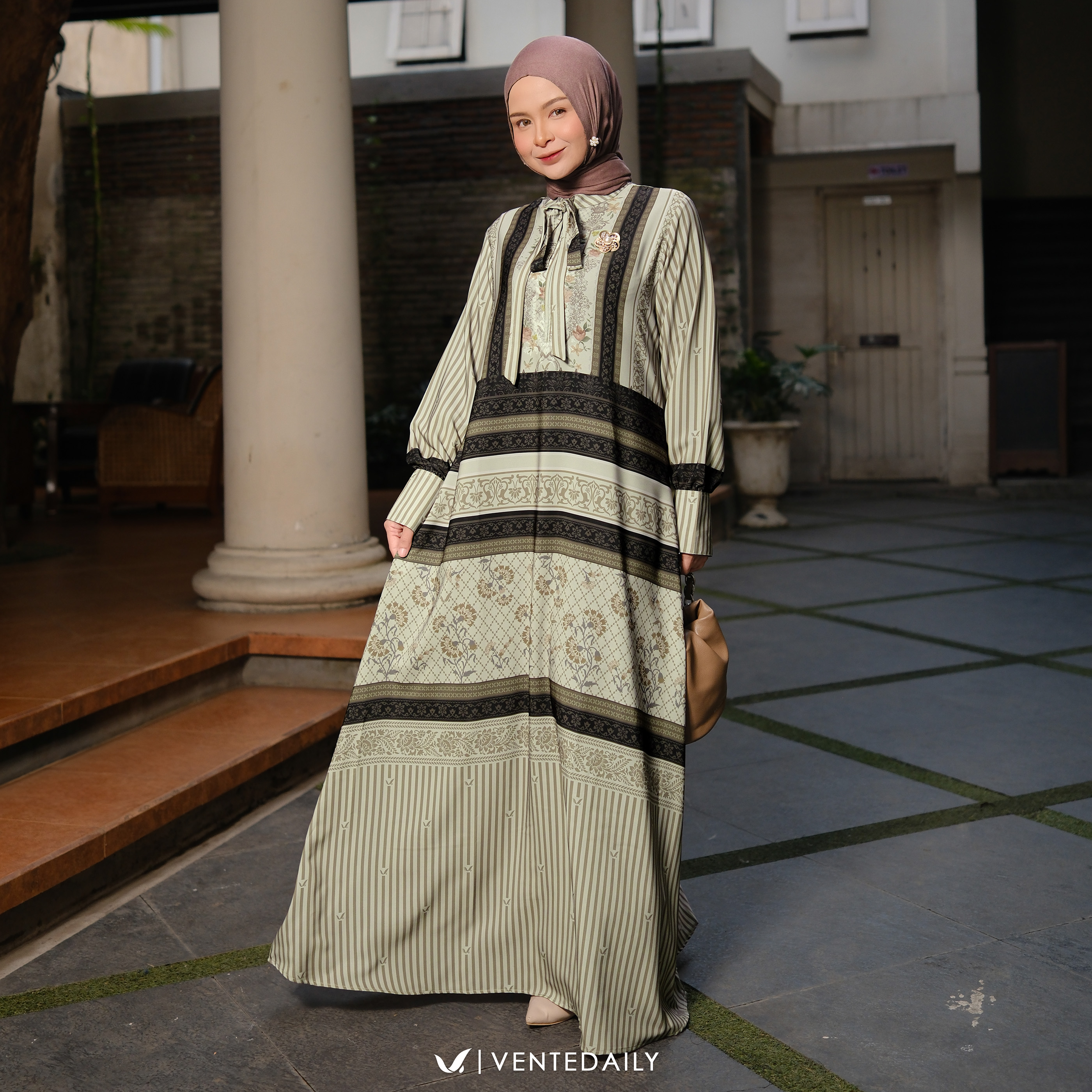 NAZILA MAXY - VENTEDAILY