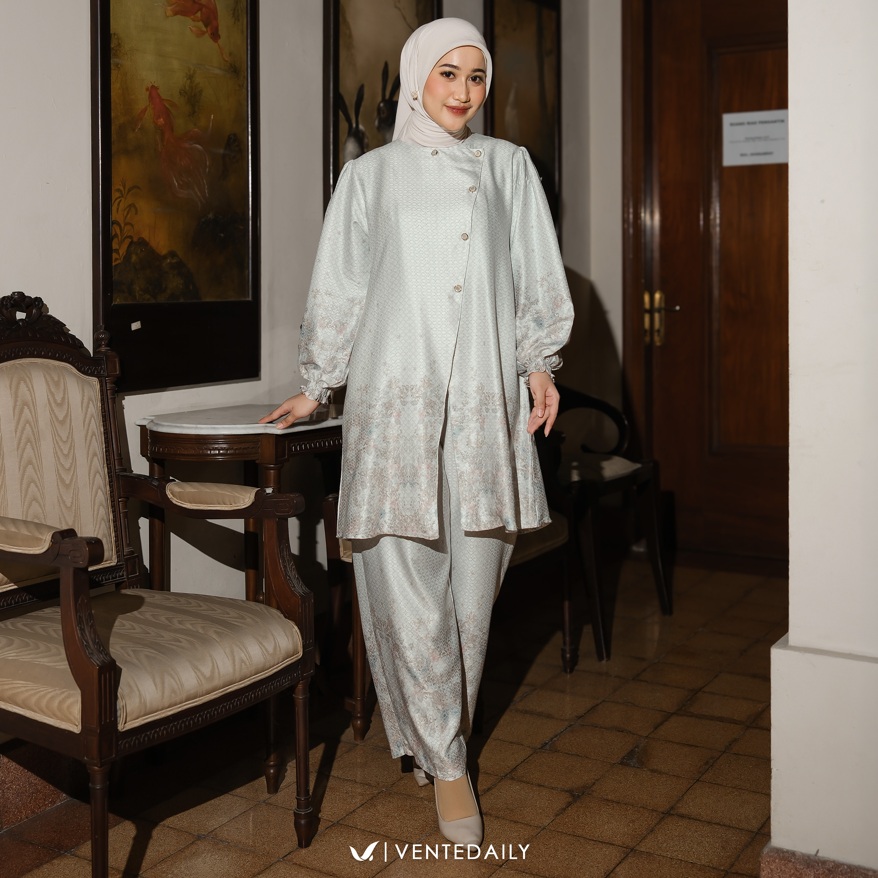 ZAMIRA ONESET - VENTEDAILY