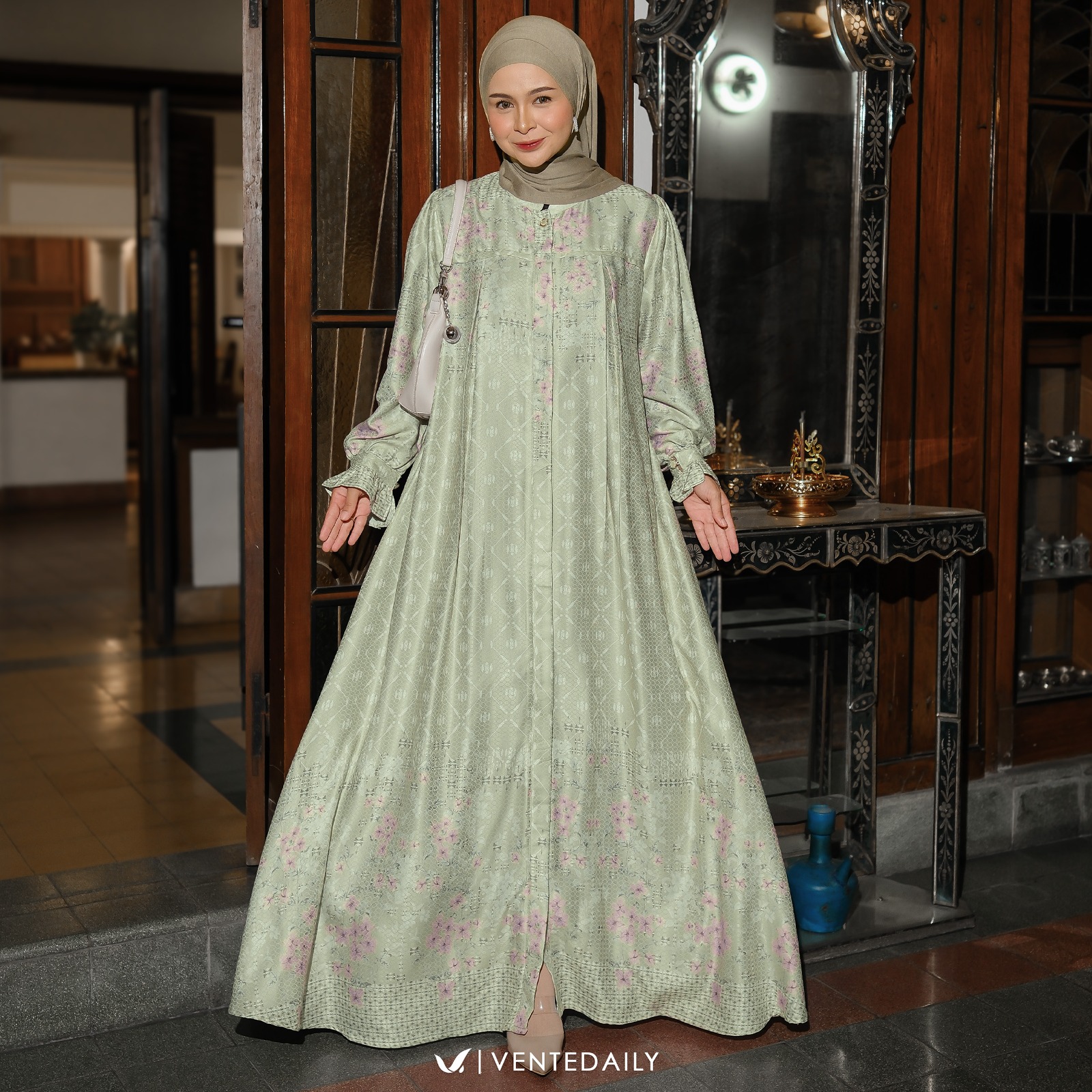 ZAHIYA MAXY - VENTEDAILY