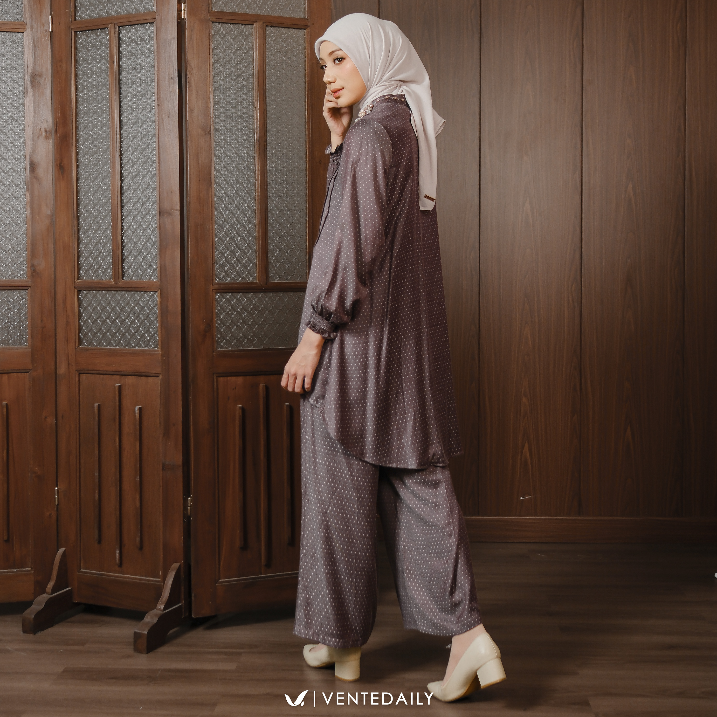 ARSHA ONESET - VENTEDAILY