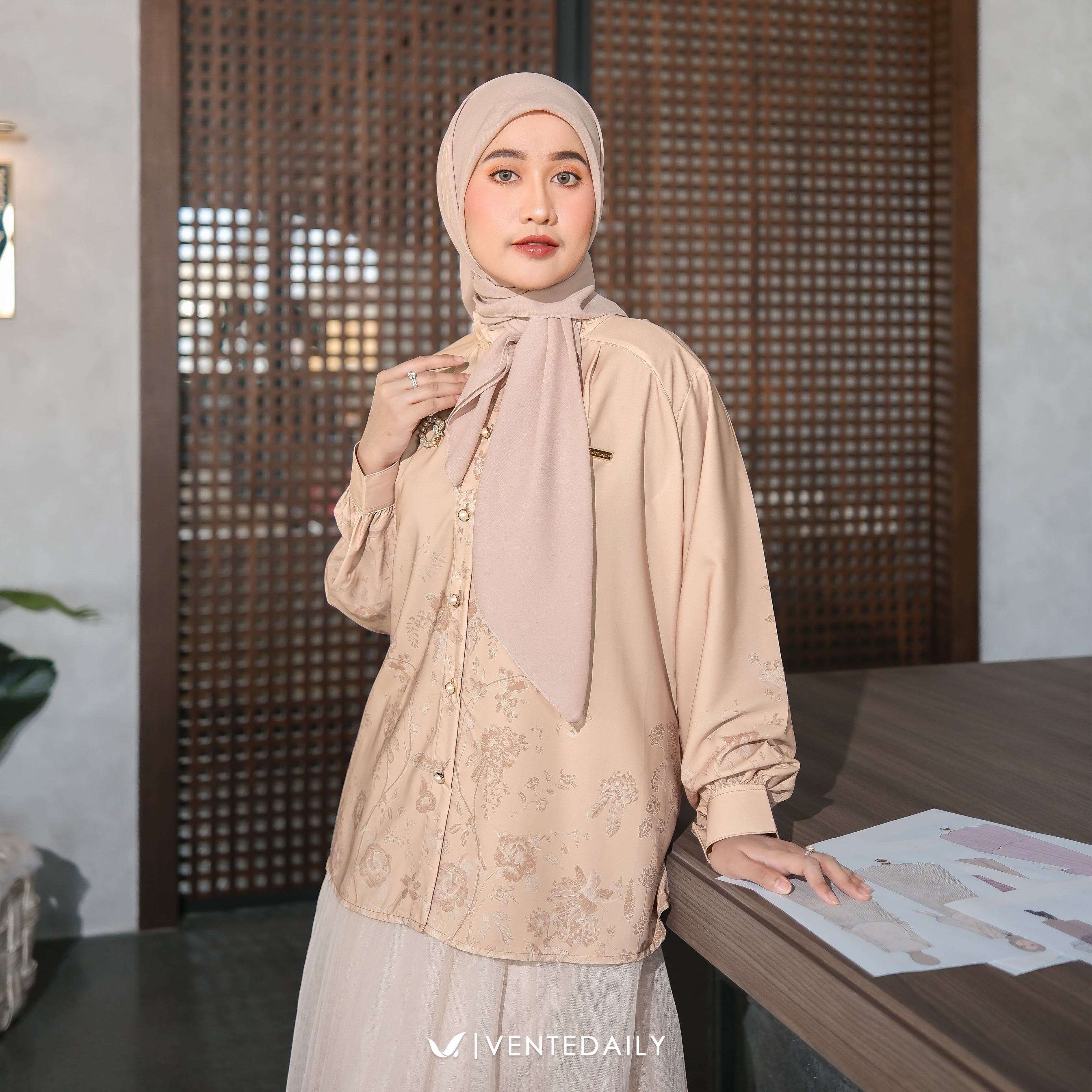 ELISSIA TUNIK - VENTEDAILY