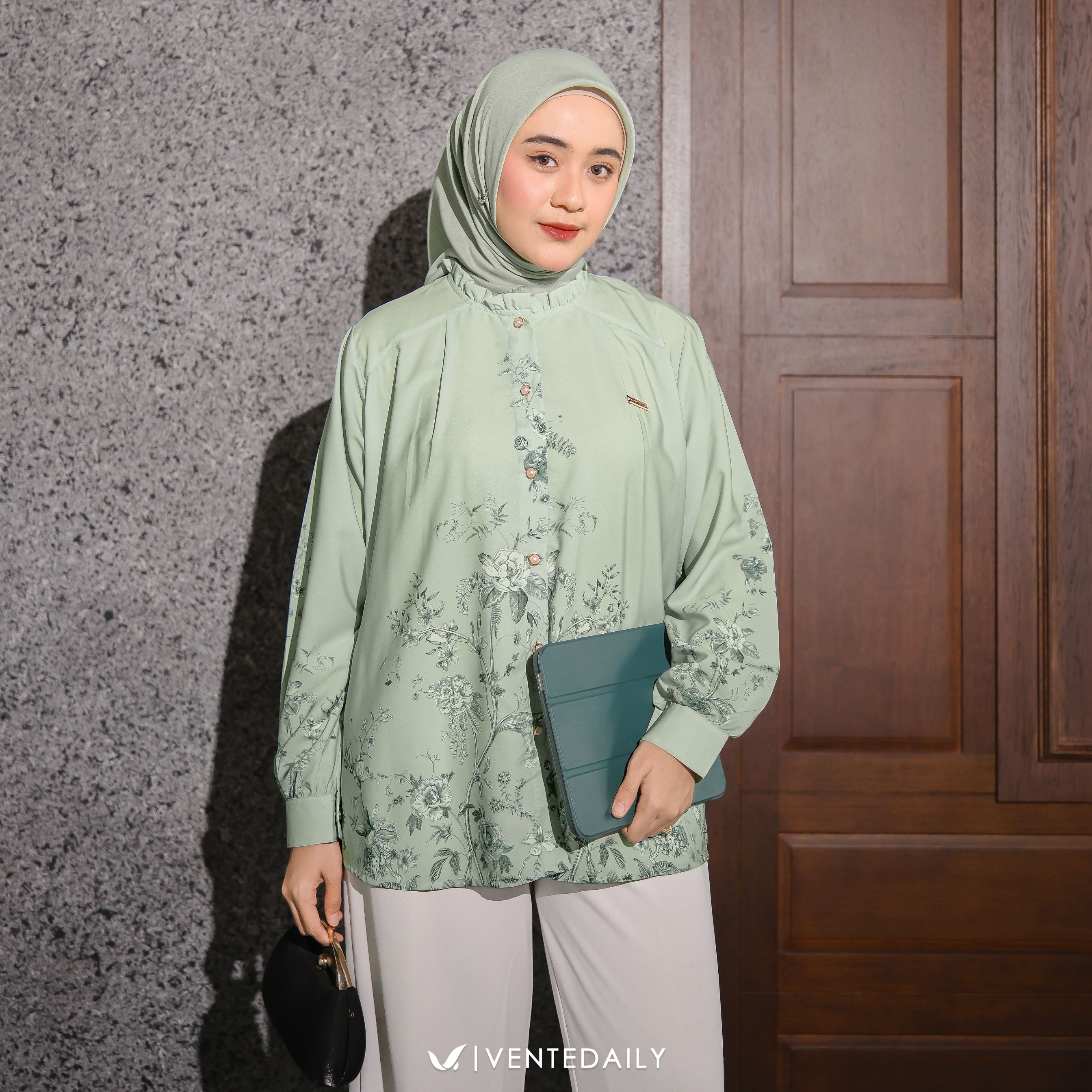 ELISSIA TUNIK - VENTEDAILY