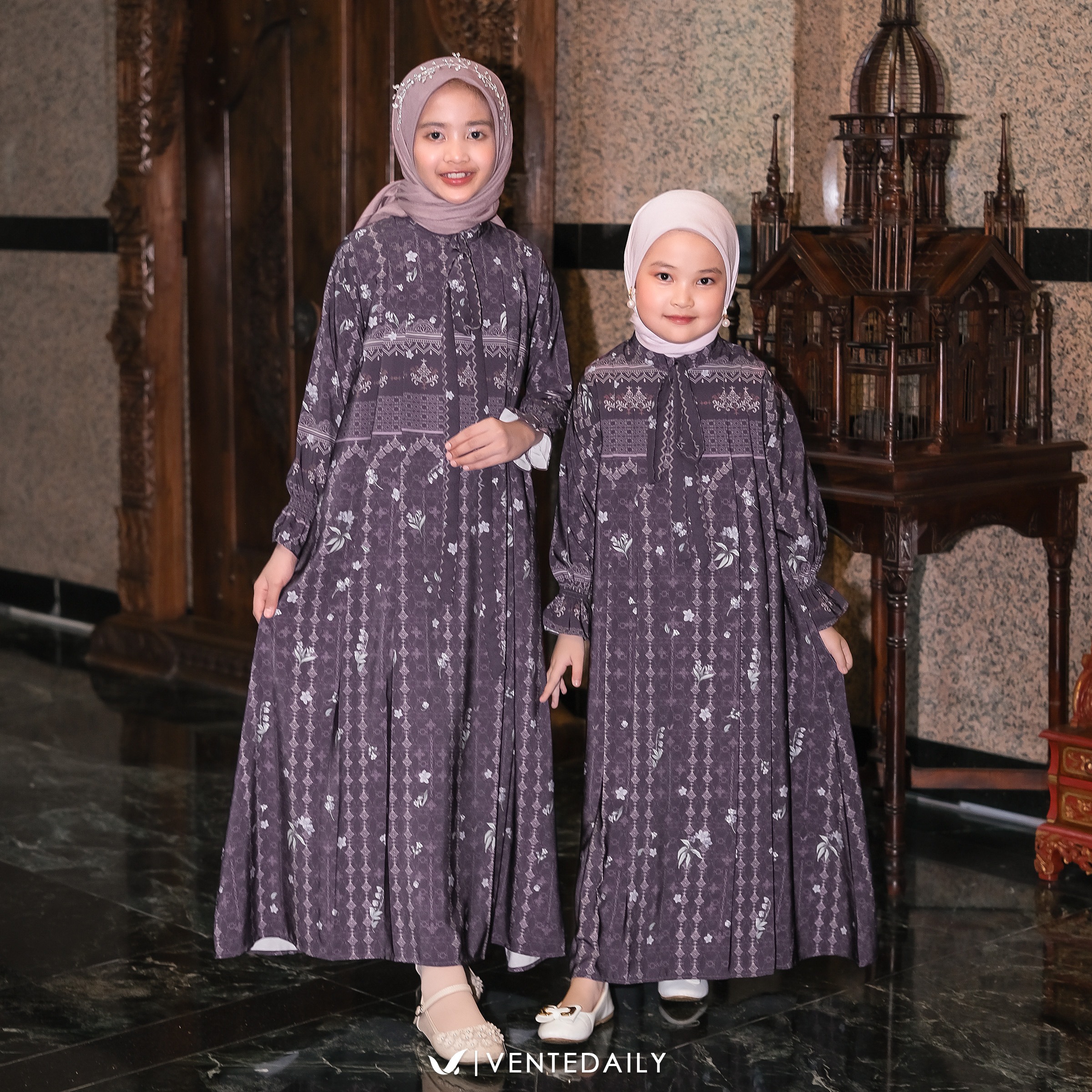 SASMITA FAMILY - VENTEDAILY
