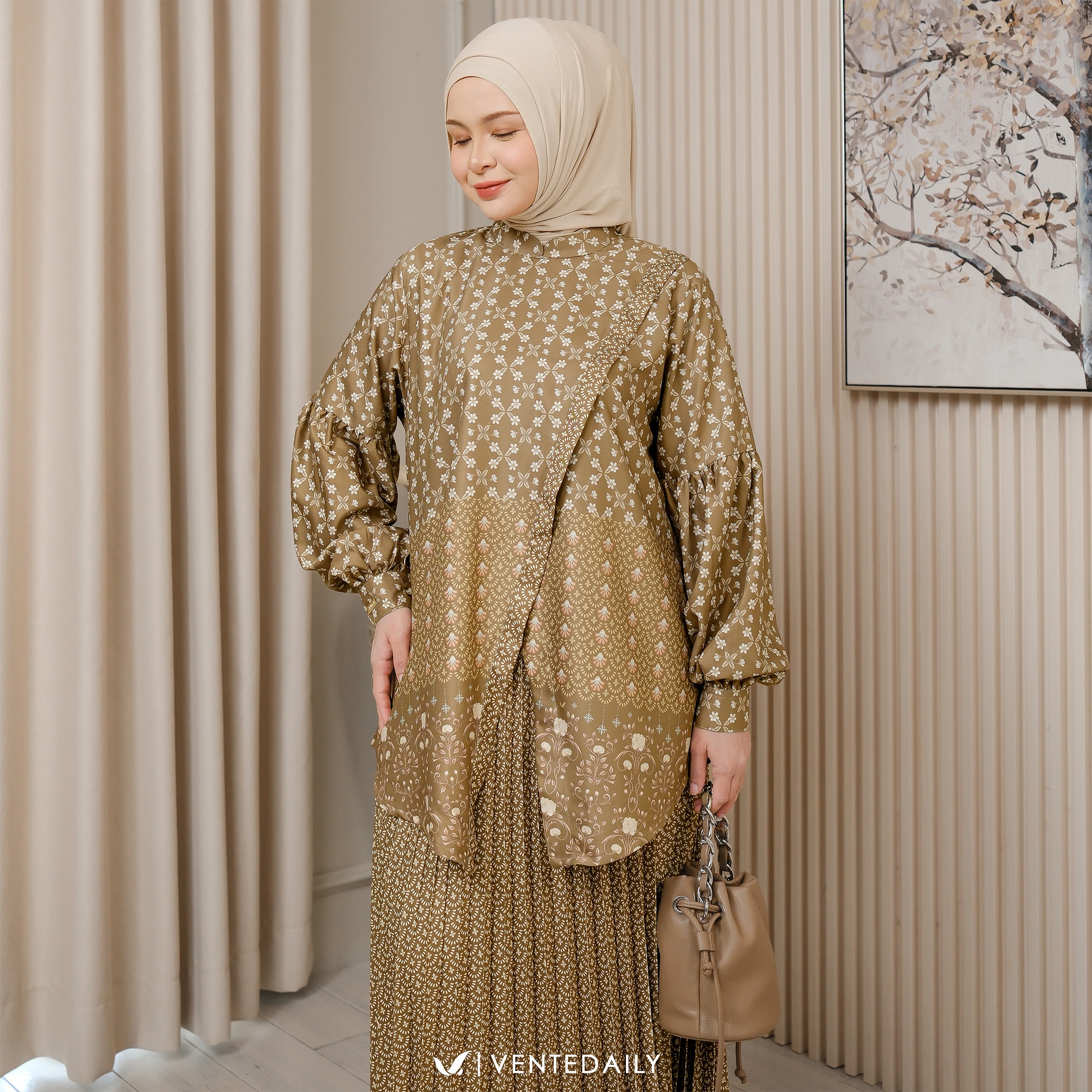 VELIA ONESET ROK - VENTEDAILY