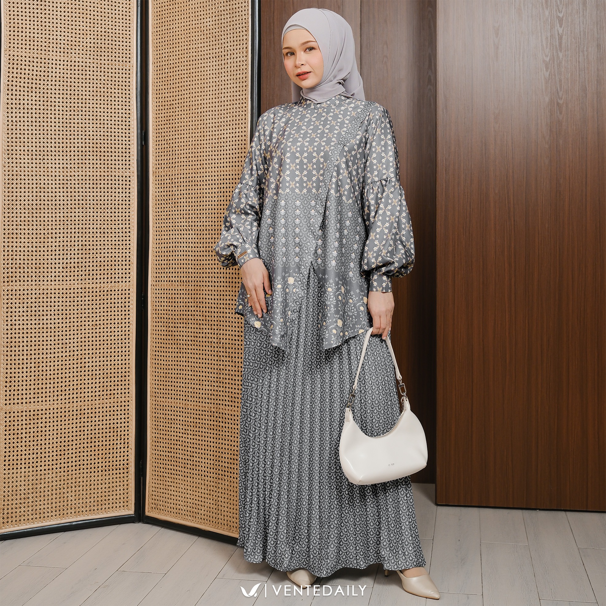 VELIA ONESET ROK - VENTEDAILY