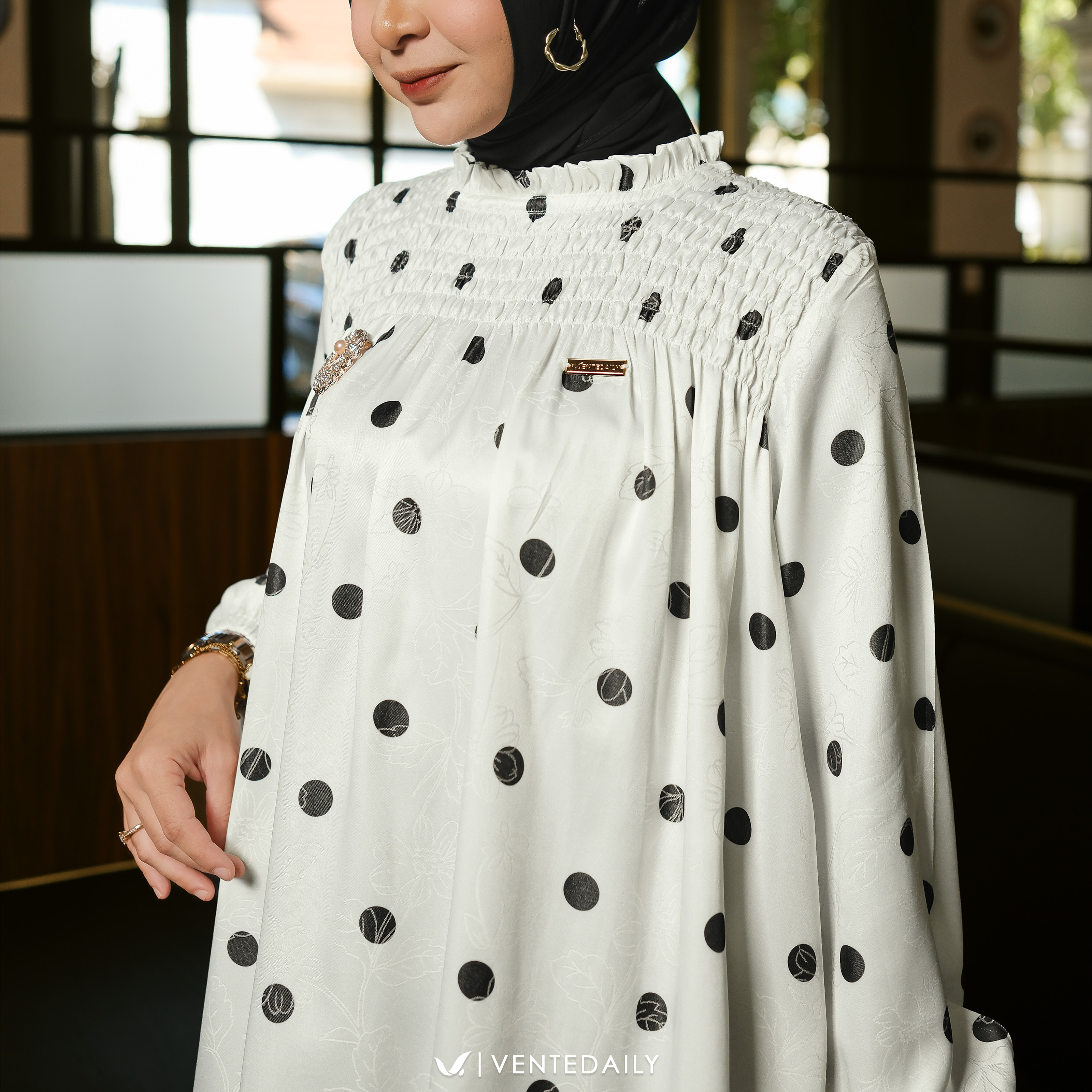KARIN TUNIK - VENTEDAILY