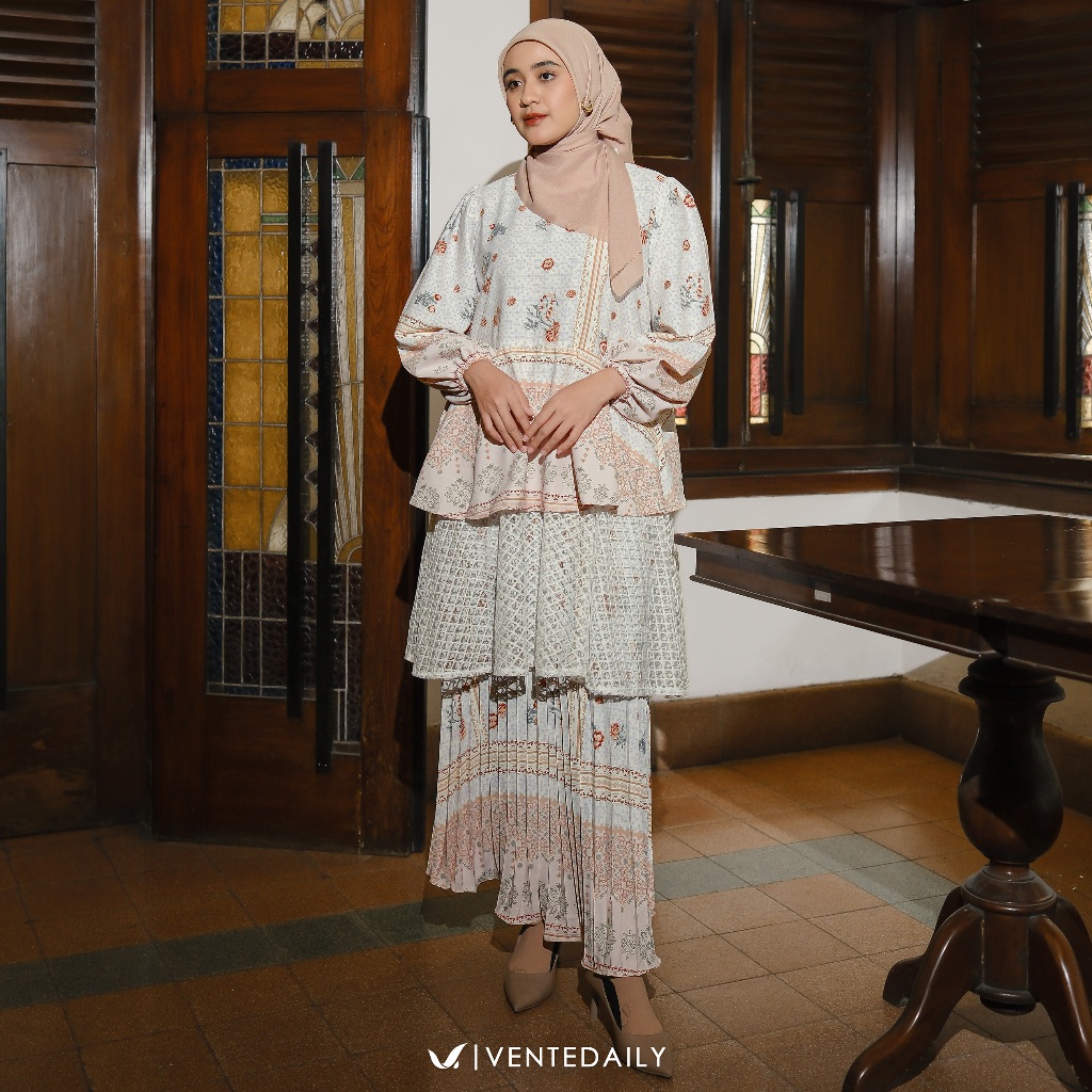 ASMIRA SET ROK - VENTEDAILY