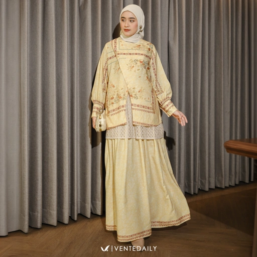 Image of Savita One Set Rok by Ventedaily