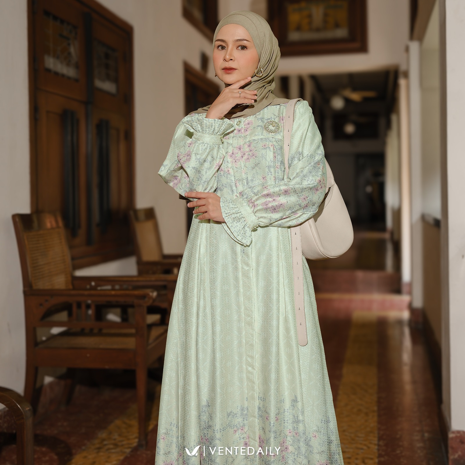 ZAHIYA MAXY - VENTEDAILY