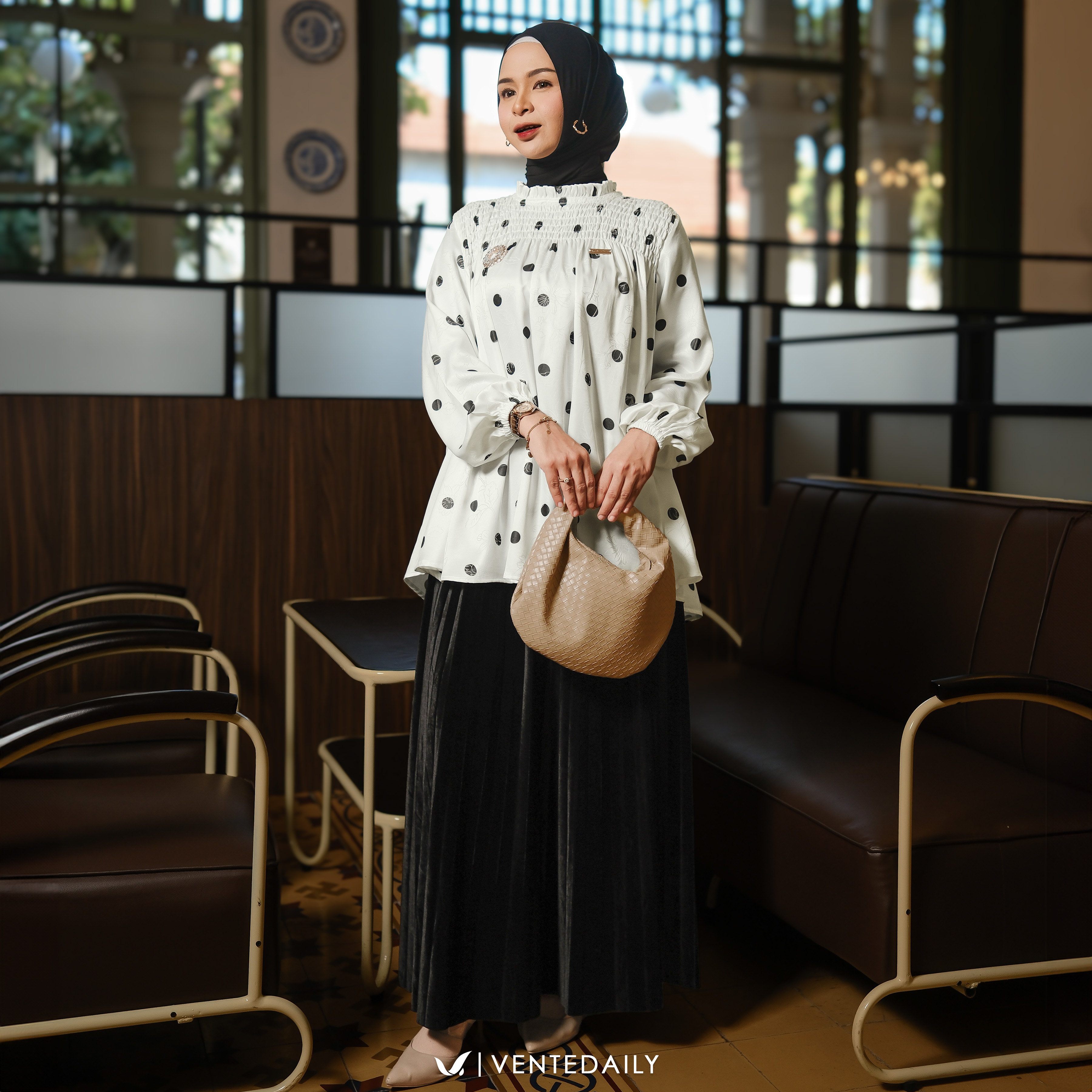 KARIN TUNIK - VENTEDAILY