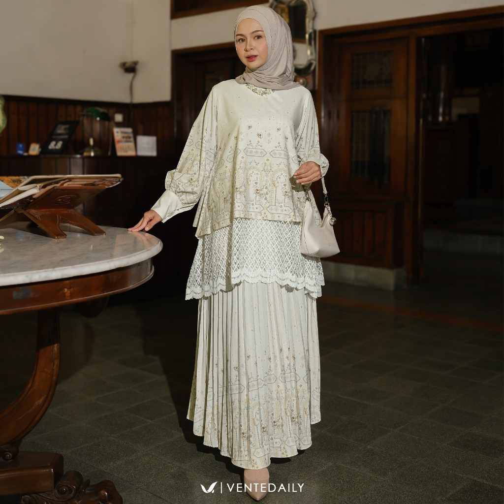 ELODIE SET ROK #2 - VENTEDAILY