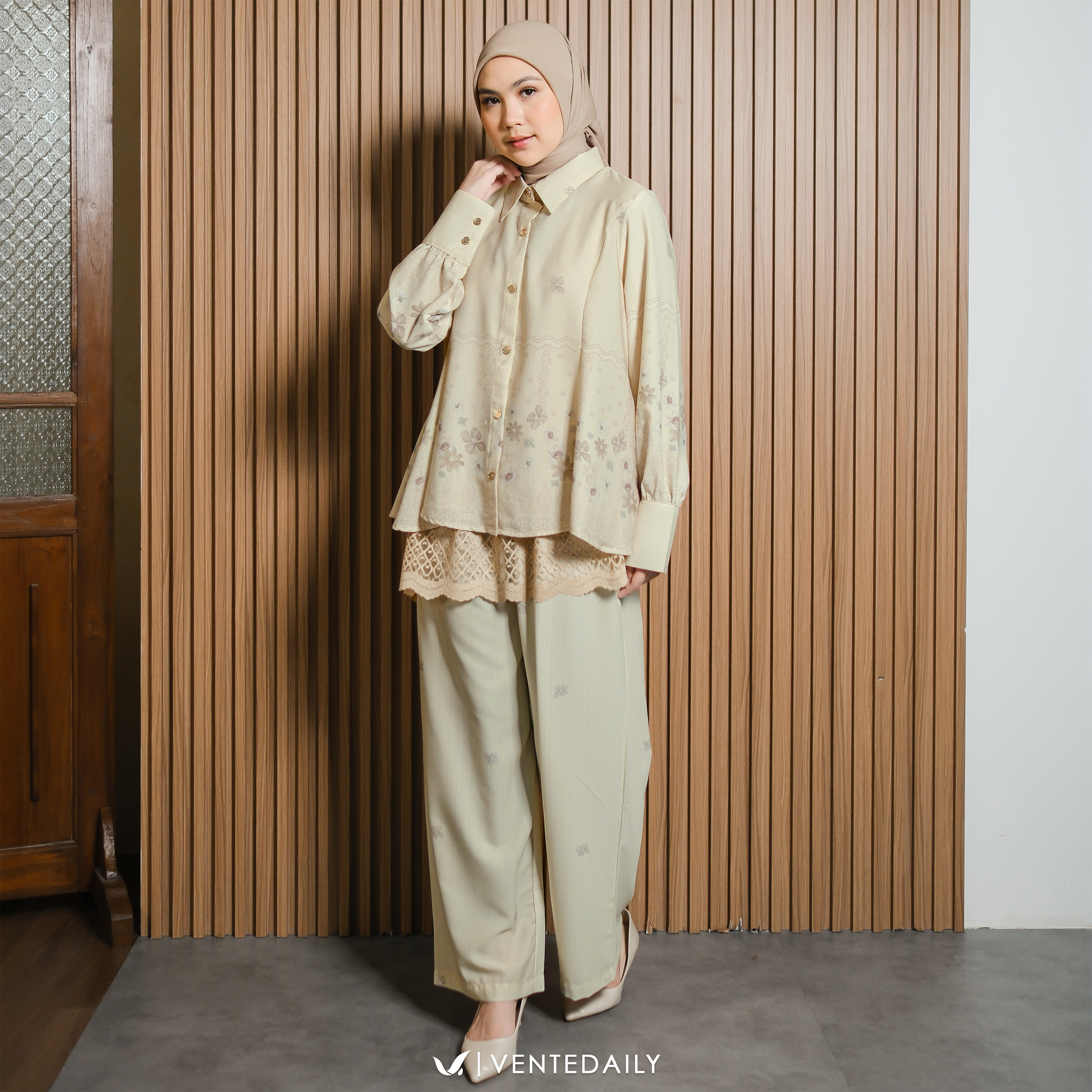 ARINA ONESET - VENTEDAILY