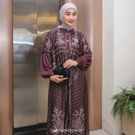 Image of Aelin Gamis by Ventedaily