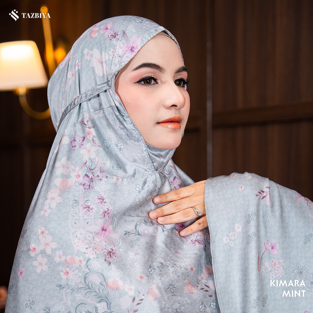 TAZBIYA - Mukena Silk KIMARA Series (Mukena Dewasa Motif Bunga Bahan Silk dengan Penutup Dagu + Sajadah Mini Pouch Cantik)
