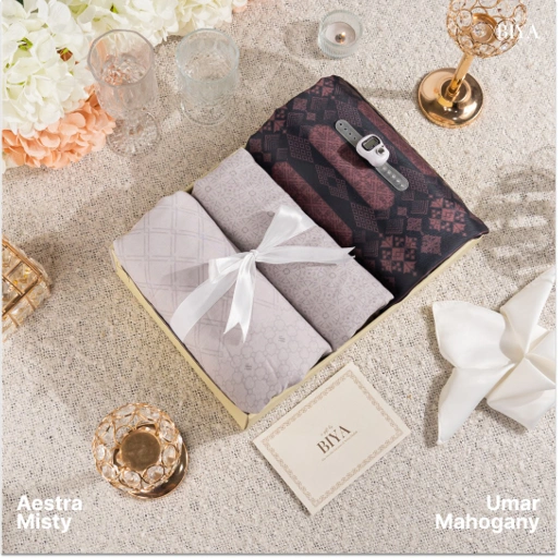 Image of TAZBIYA GIFT COUPLE SET MUKENA DAN SARUNG DEWASA I Hadiah Pernikahan I Paket Seserahan