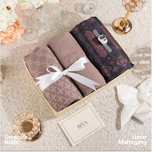 Image of TAZBIYA GIFT COUPLE SET MUKENA DAN SARUNG DEWASA I Hadiah Pernikahan I Paket Seserahan
