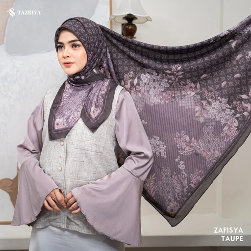 Image of TAZBIYA SCARF - ZAFISYA SERIES I TAZBIYA HIJAB VOAL MOTIF JAHIT TEPI 