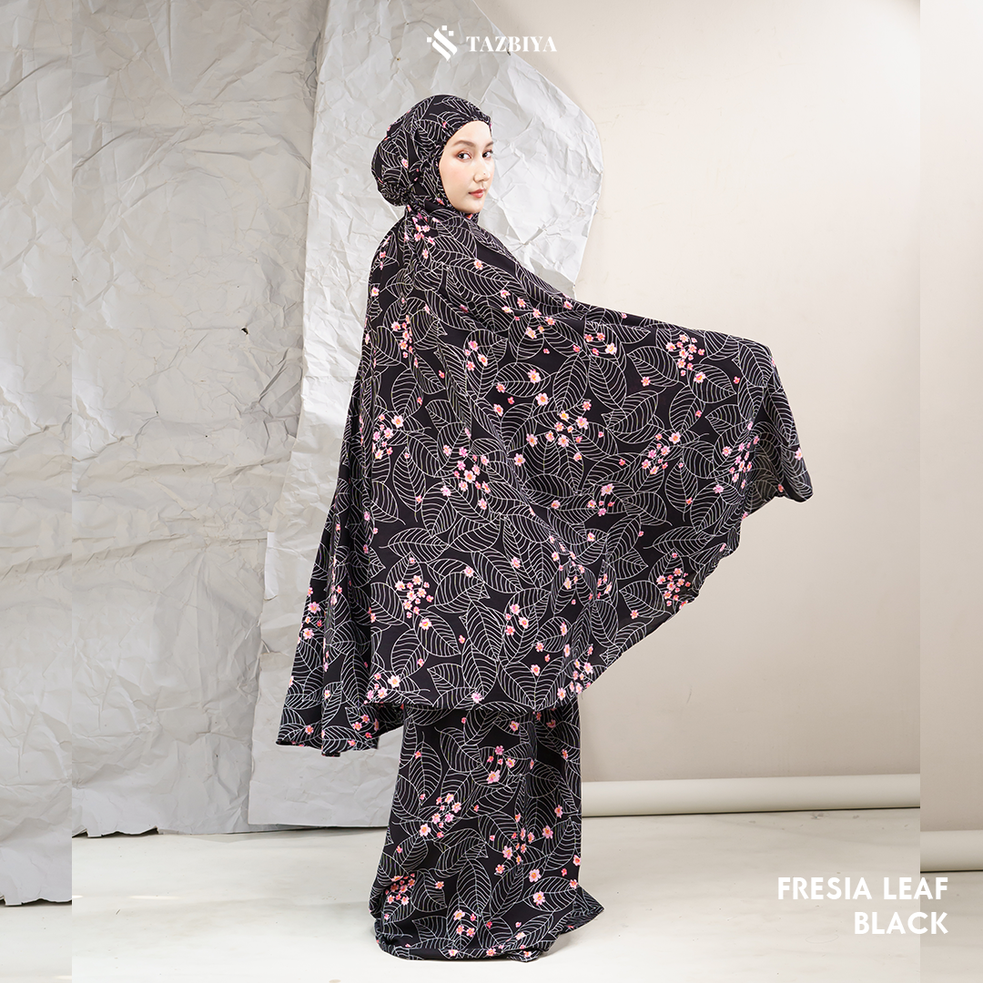 MUKENA TAZBIYA ALLOVER FREESIA LEAF BLACK ALLSIZE