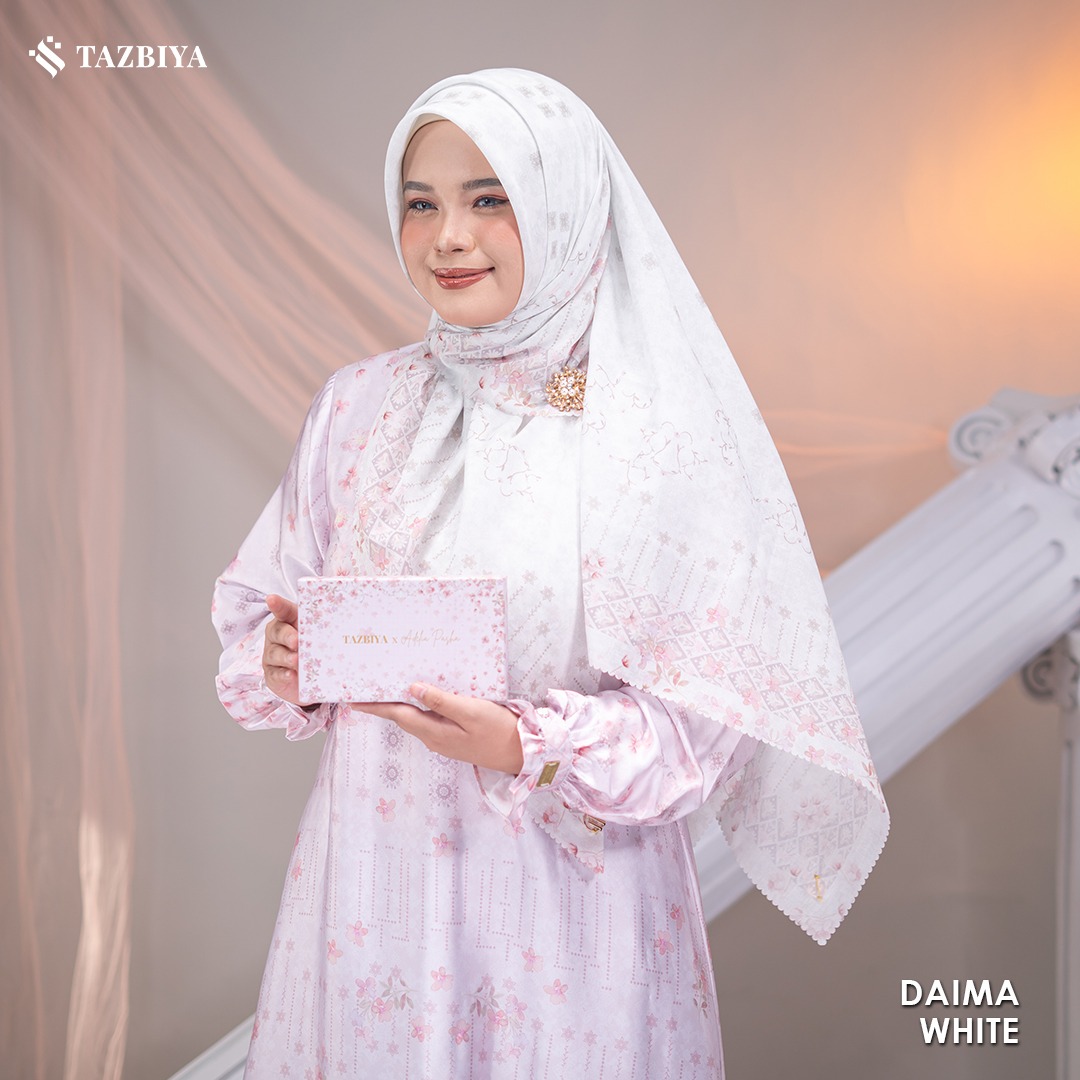 EXCLUSIVE TAZBIYA X ADELIA PASHA DAIMA SCARF I JILBAB SEGI EMPAT JAHIT TEPI | 120 x 120 cm