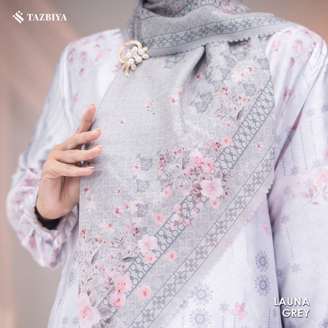 EXCLUSIVE TAZBIYA X ADELIA PASHA LUANA SCARF I JILBAB SEGI EMPAT JAHIT TEPI | 120 x 120 cm