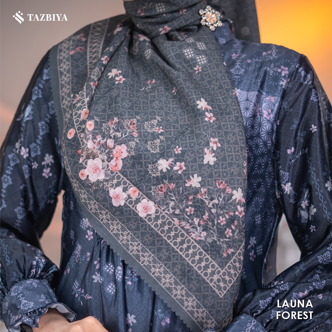 EXCLUSIVE TAZBIYA X ADELIA PASHA LUANA SCARF I JILBAB SEGI EMPAT JAHIT TEPI | 120 x 120 cm