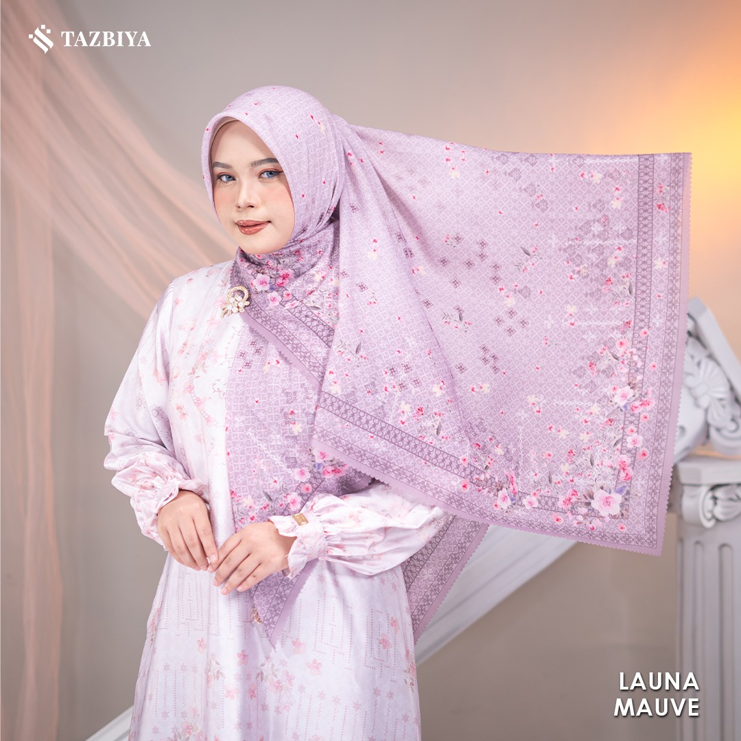 EXCLUSIVE TAZBIYA X ADELIA PASHA LUANA SCARF I JILBAB SEGI EMPAT JAHIT TEPI | 120 x 120 cm