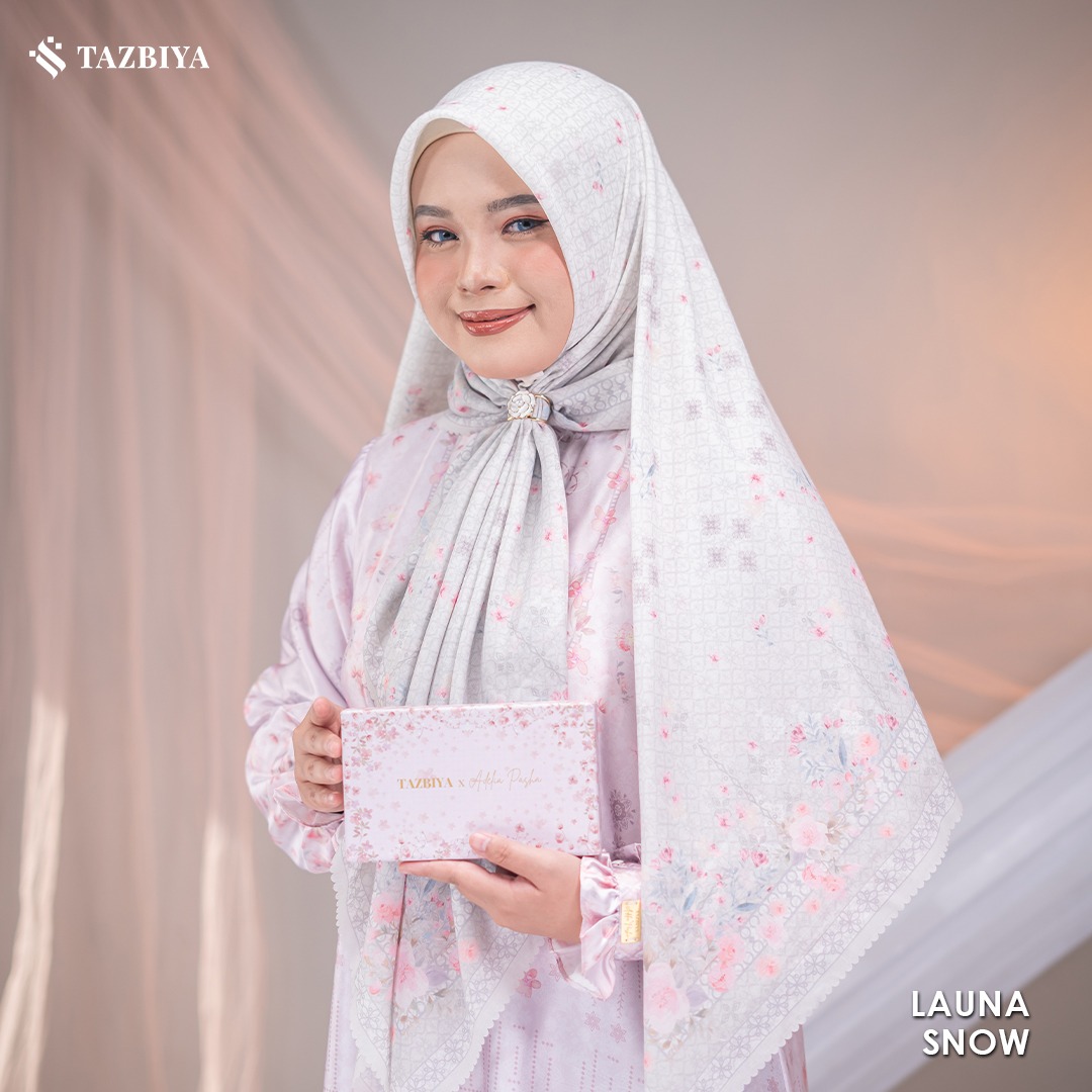 EXCLUSIVE TAZBIYA X ADELIA PASHA LUANA SCARF I JILBAB SEGI EMPAT JAHIT TEPI | 120 x 120 cm