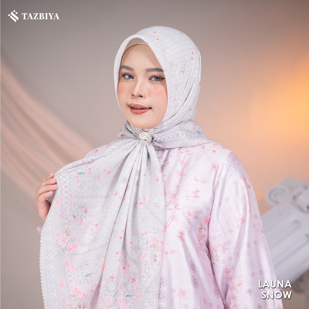 EXCLUSIVE TAZBIYA X ADELIA PASHA LUANA SCARF I JILBAB SEGI EMPAT JAHIT TEPI | 120 x 120 cm