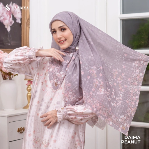 Image of EXCLUSIVE TAZBIYA X ADELIA PASHA DAIMA SCARF I JILBAB SEGI EMPAT JAHIT TEPI | 120 x 120 cm