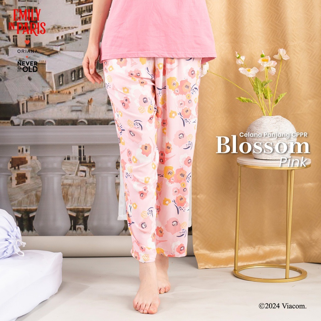 Oriana x Emily in Paris Celana Panjang Paris Blossom Series