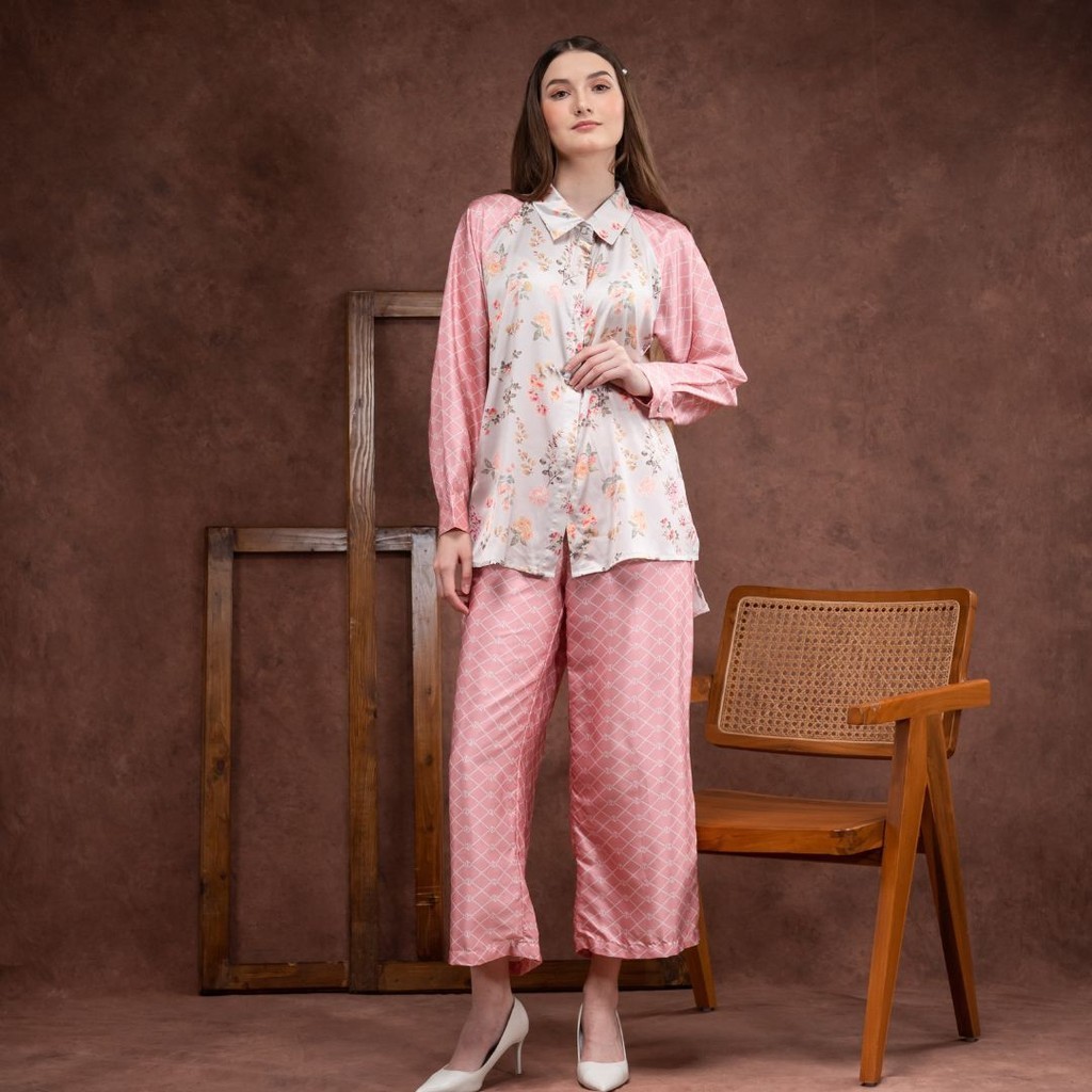 Oriana Dailywear One-Set Silk Ivonny Series