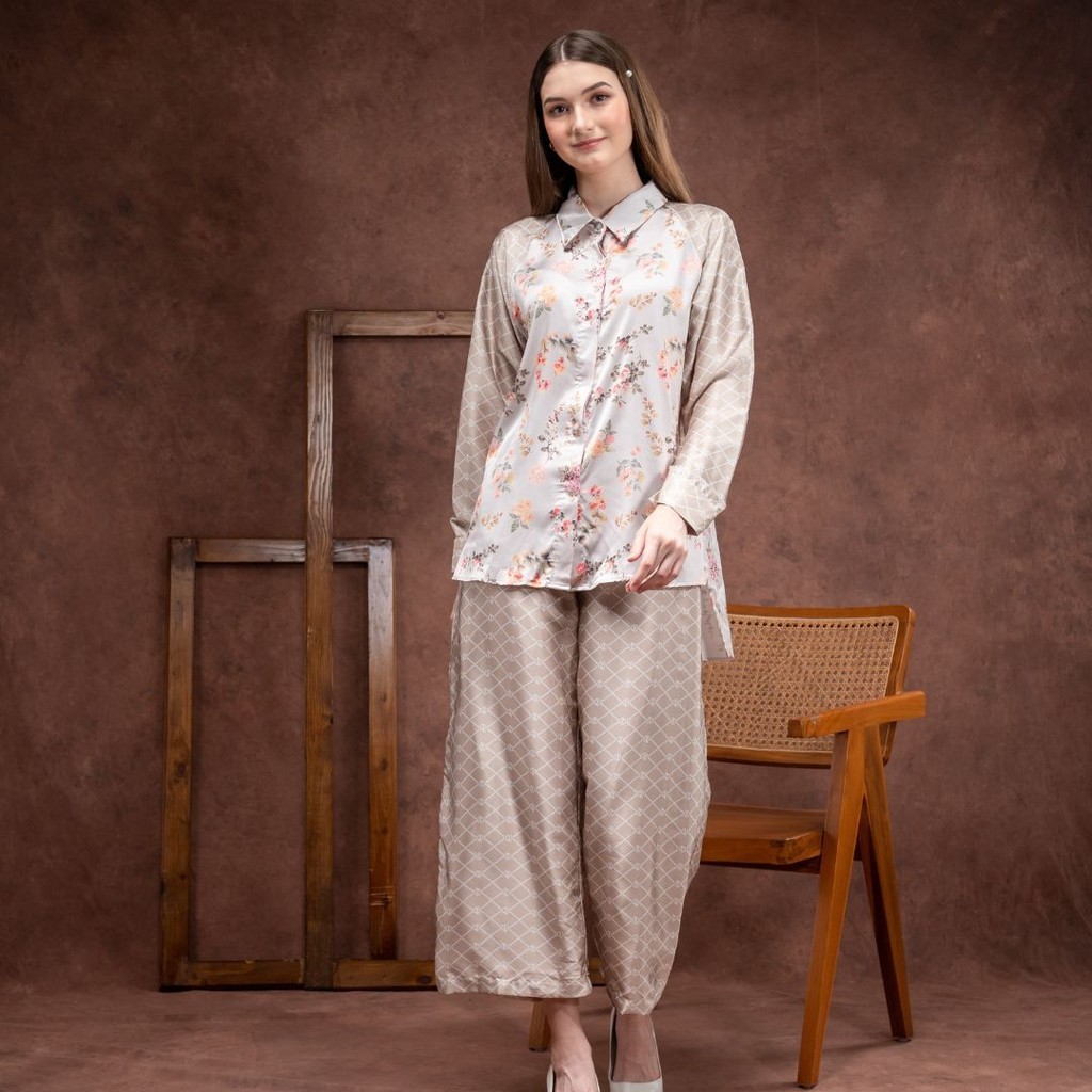 Oriana Dailywear One-Set Silk Ivonny Series