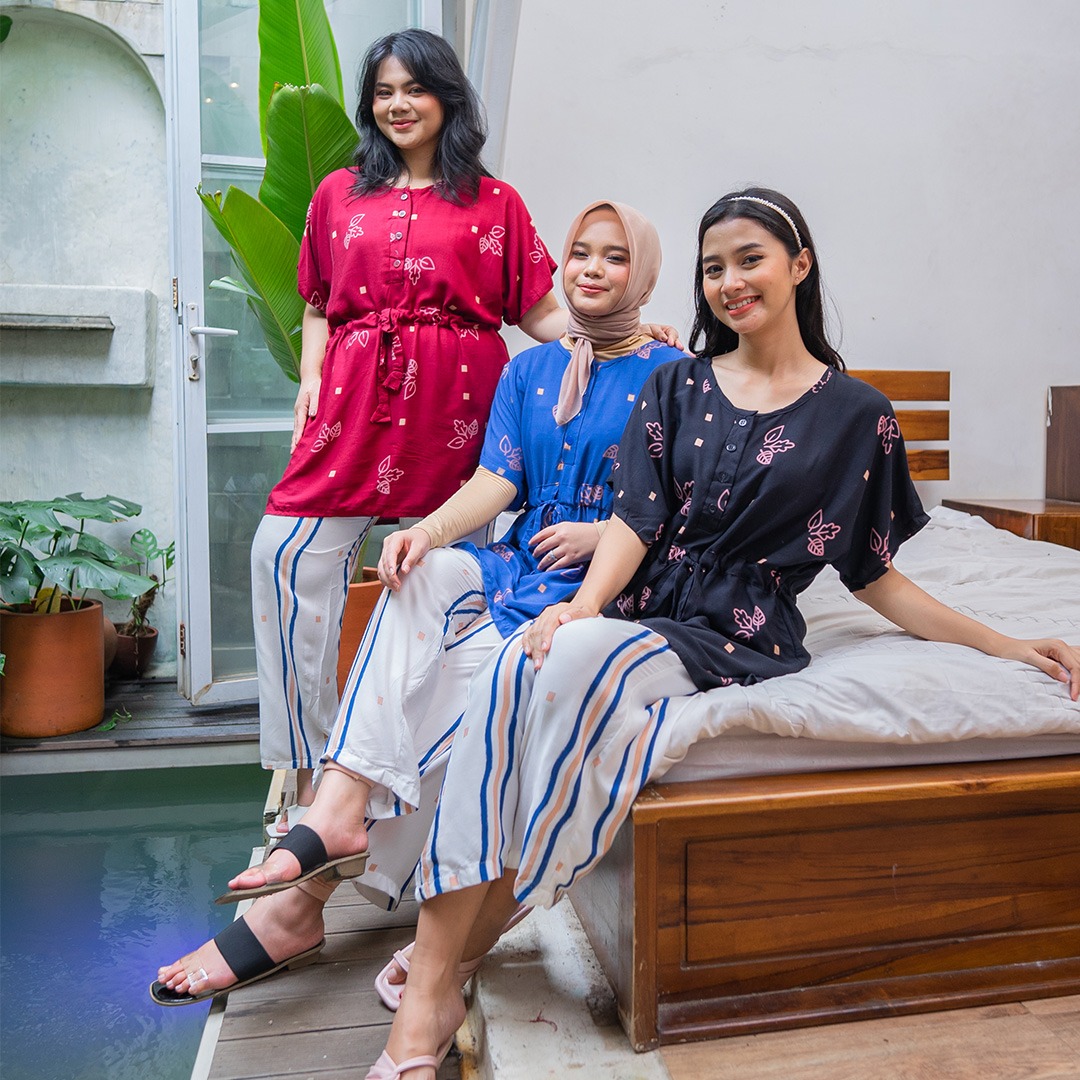 Oriana Celana Panjang Wanita Makayla White Series