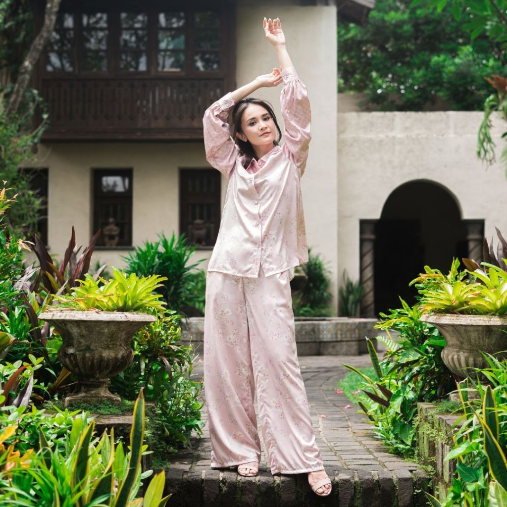 Dailywear Oriana One Set Zelenka Series