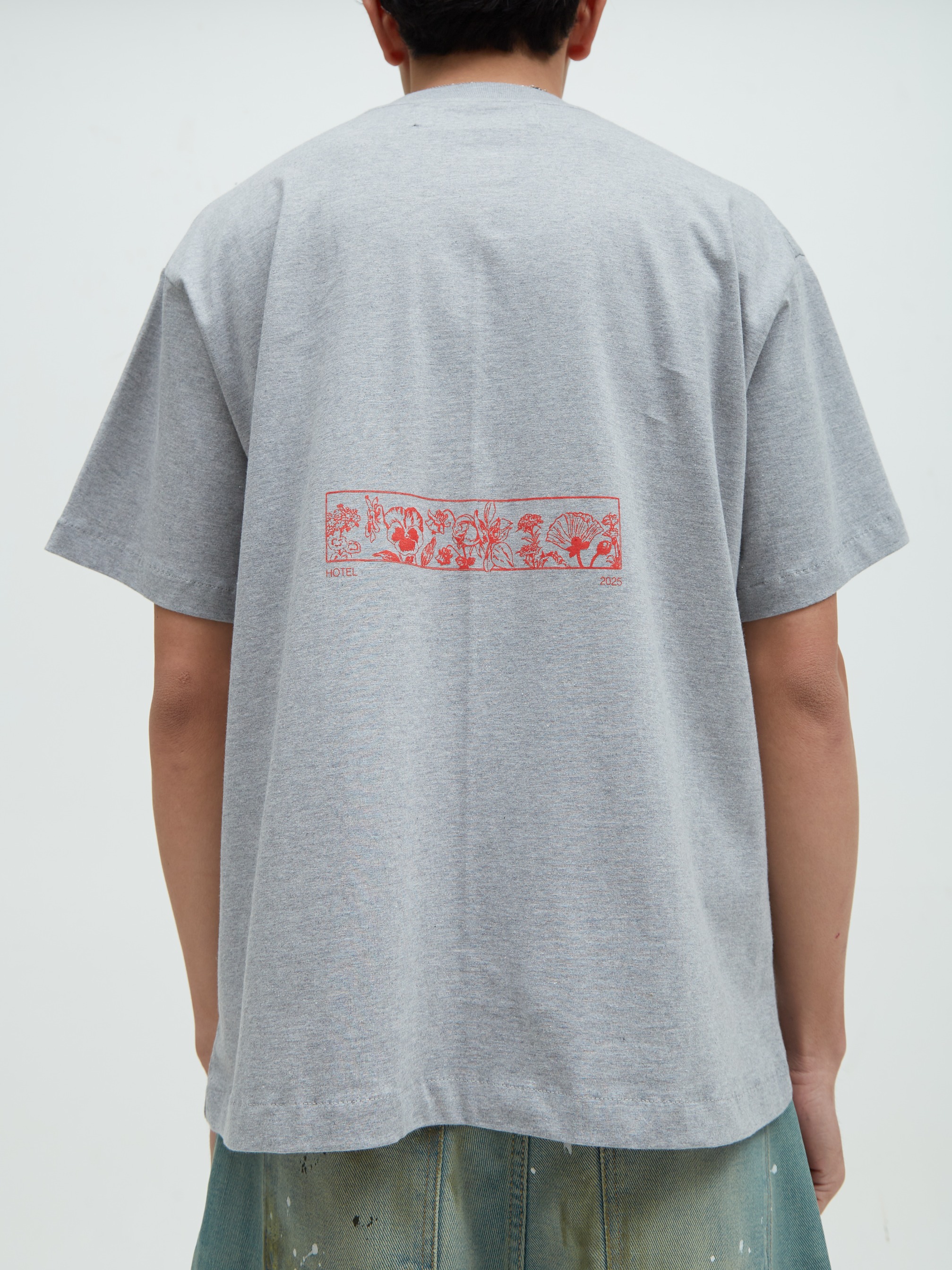 Love Script Tee Gray