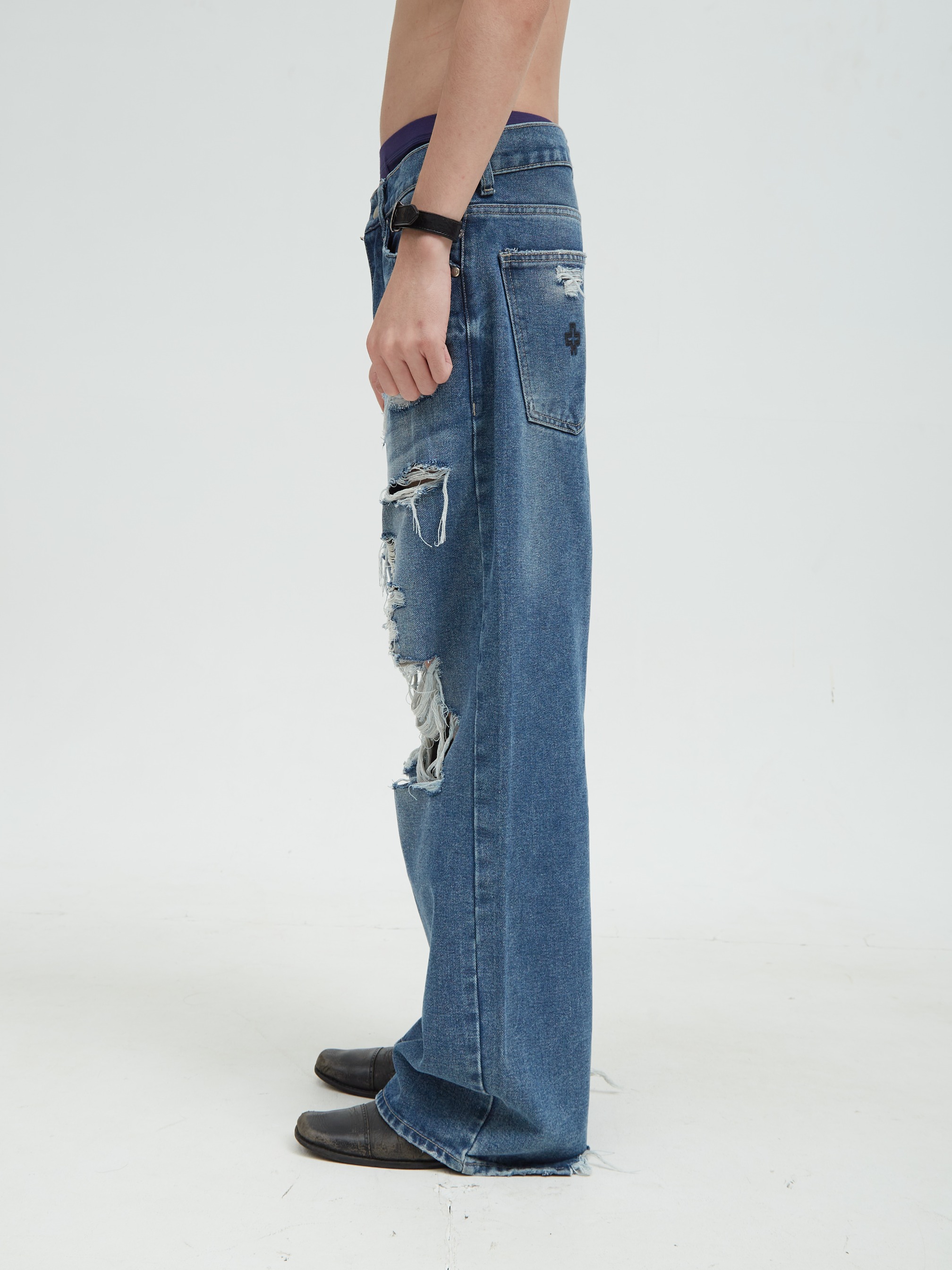 Carter Jeans Distressed Washed Blue