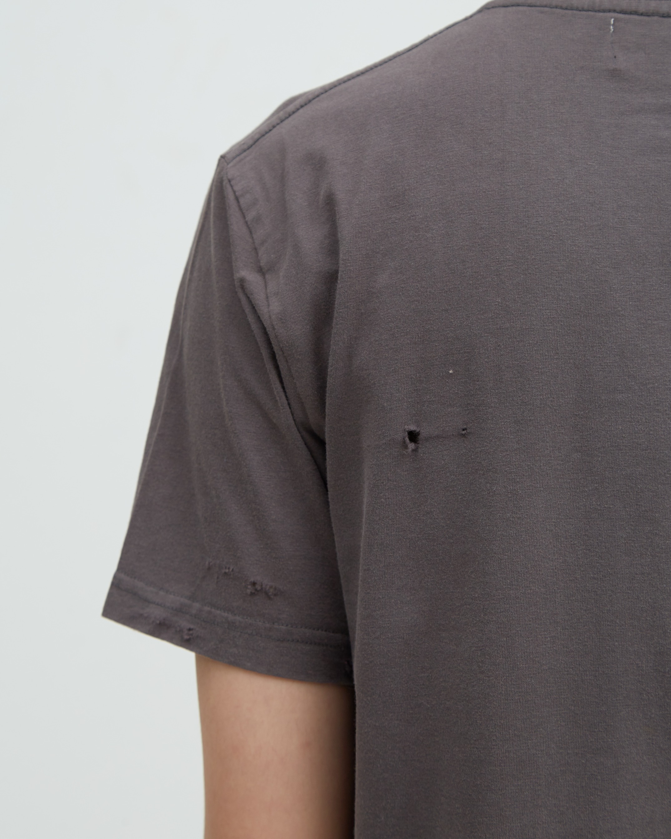Distress Tee Dark Gray