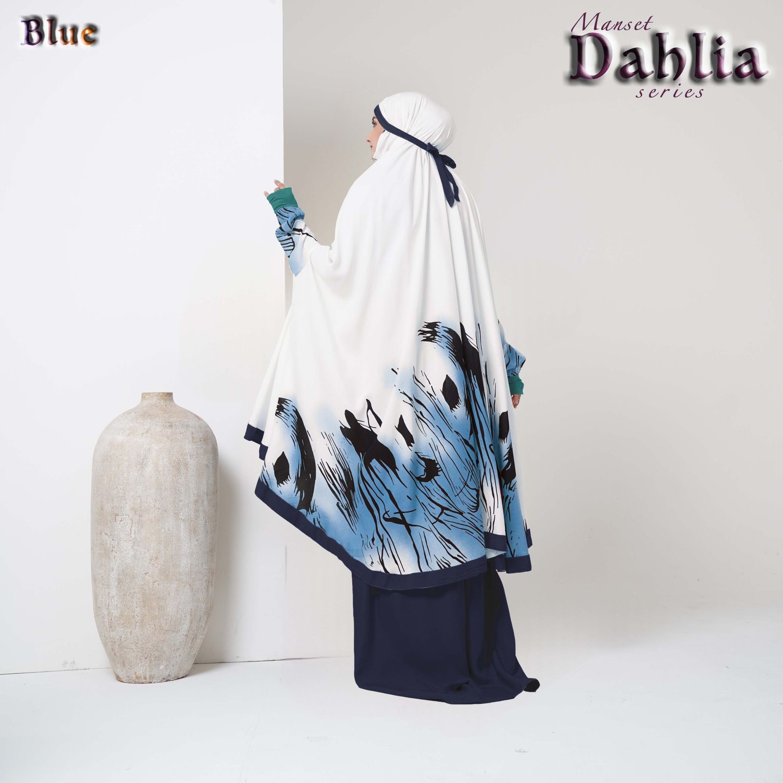 Atas Bawah Berlengan Motif Abstract Manset