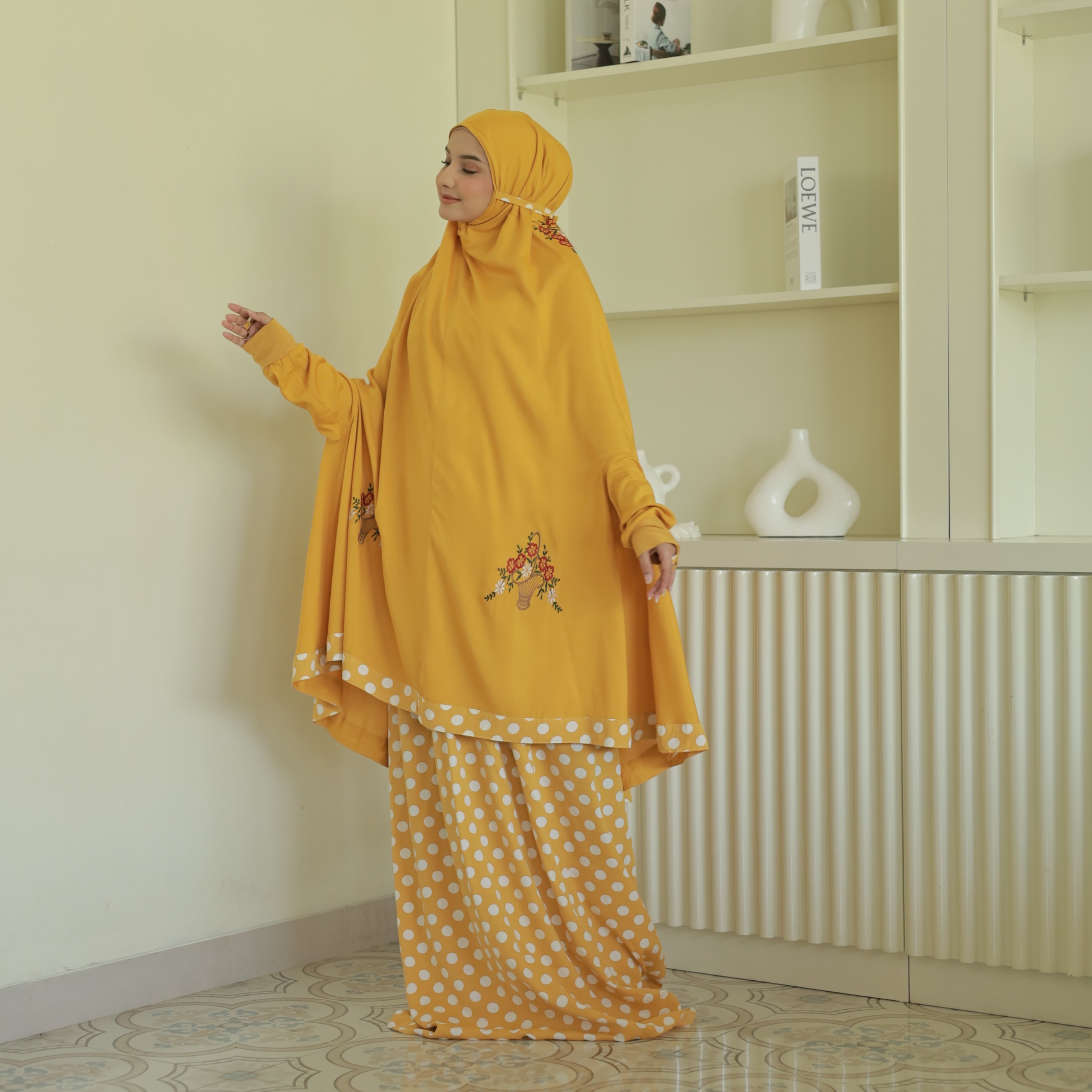 Atas Bawah Berlengan Bordir Tabur Polka Yellow