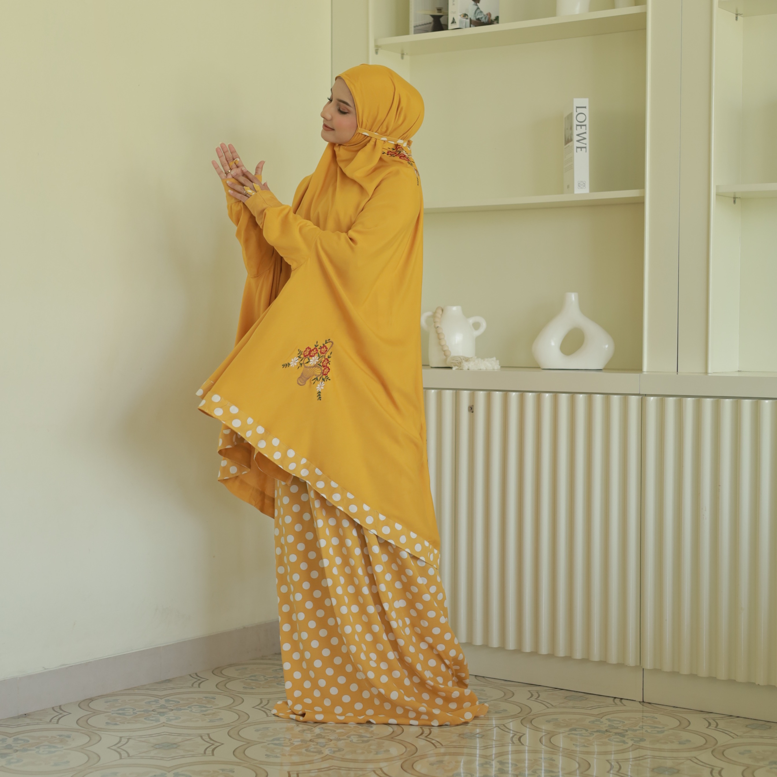 Atas Bawah Berlengan Bordir Tabur Polka Yellow